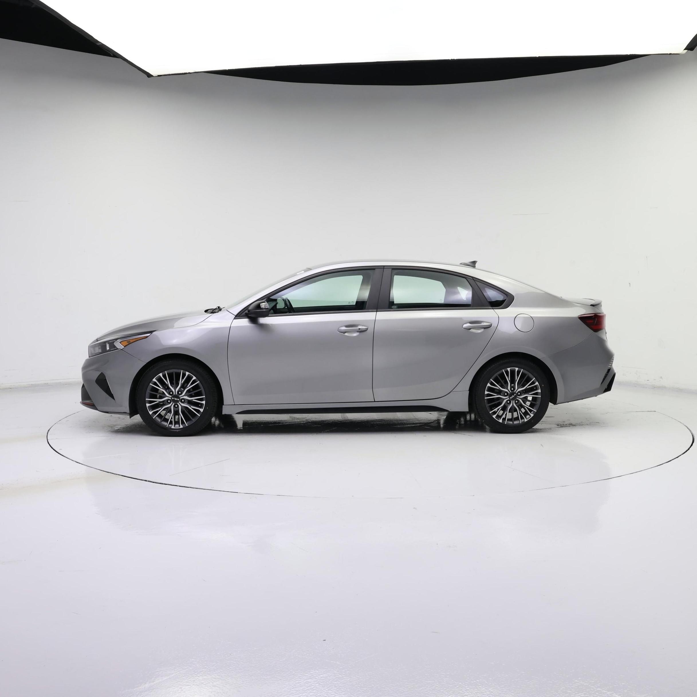 Thumbnail: 2023 Kia Forte - 3