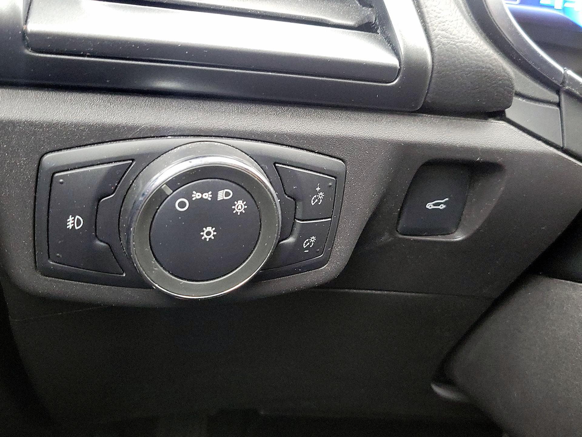 Thumbnail: 2015 Ford Fusion - 13