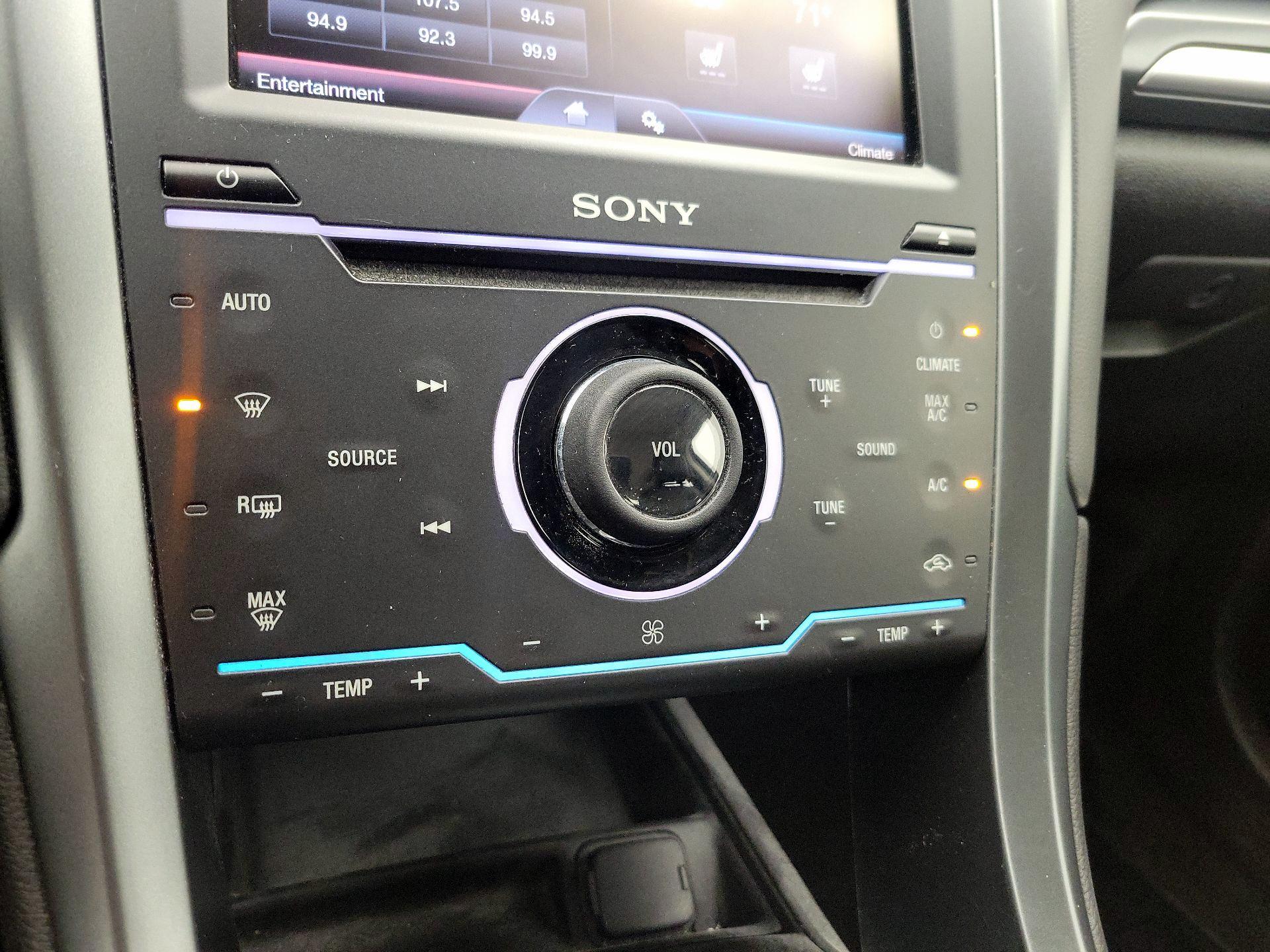 Thumbnail: 2015 Ford Fusion - 16