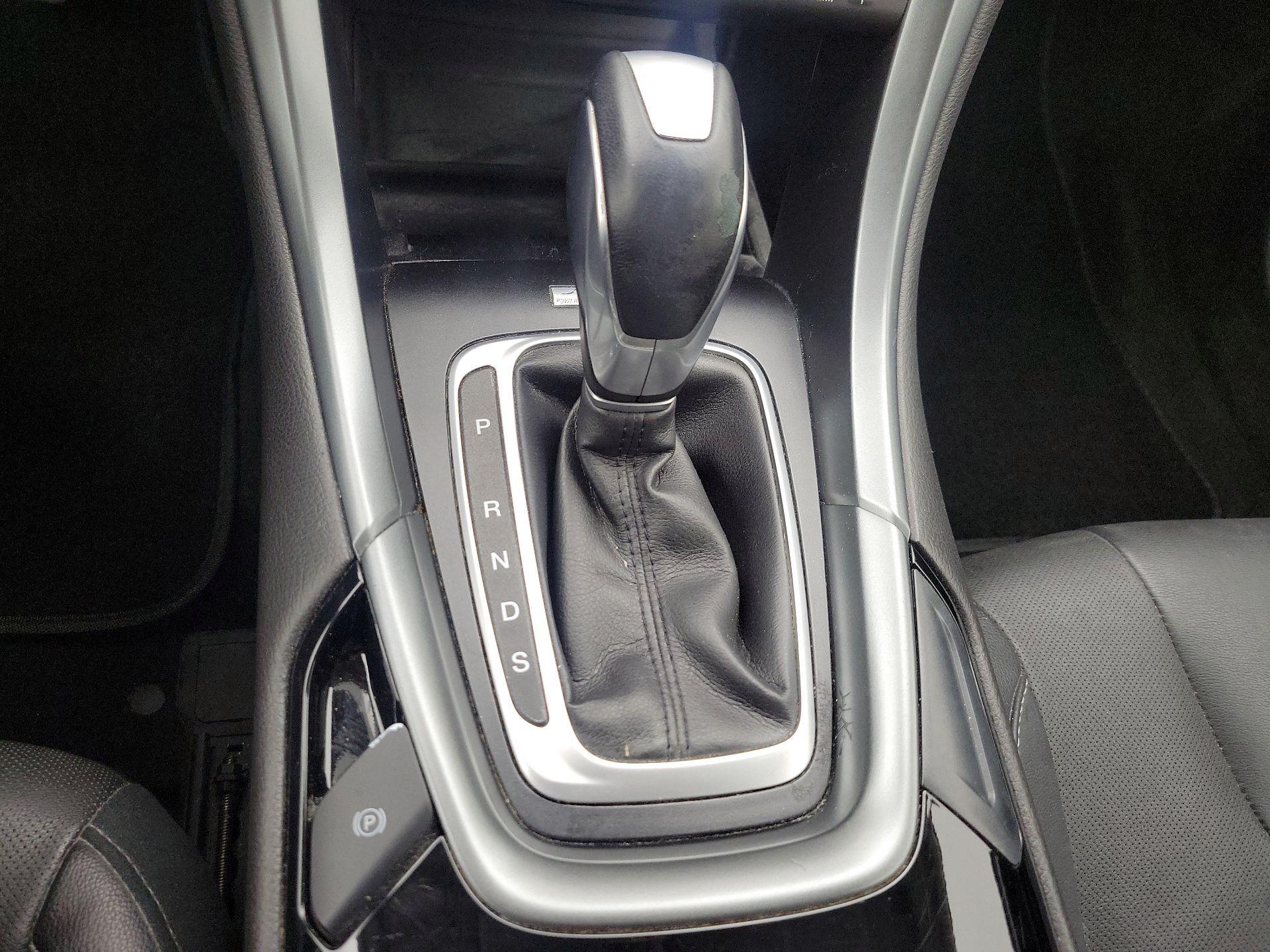 Thumbnail: 2015 Ford Fusion - 17