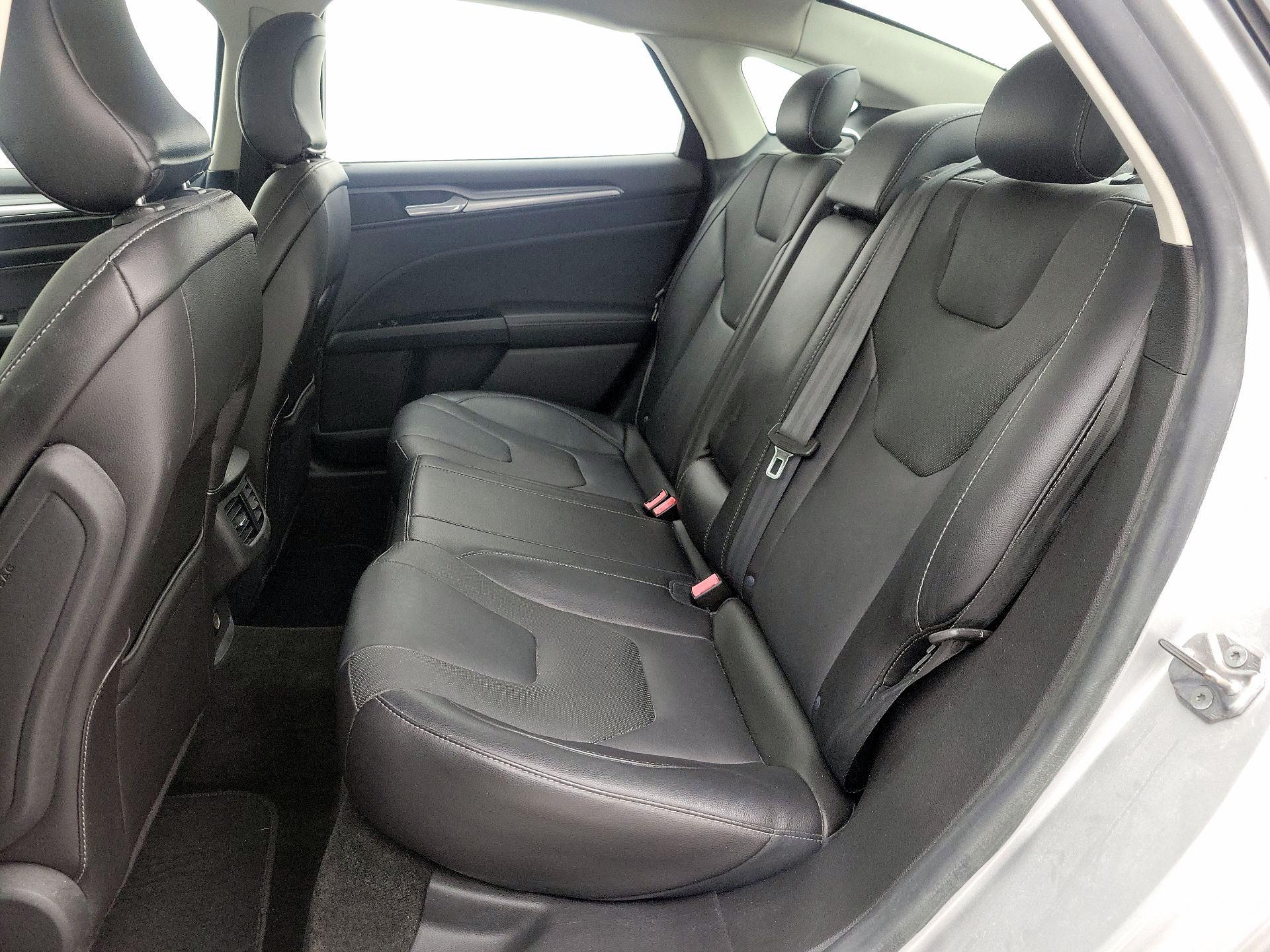 Thumbnail: 2015 Ford Fusion - 18