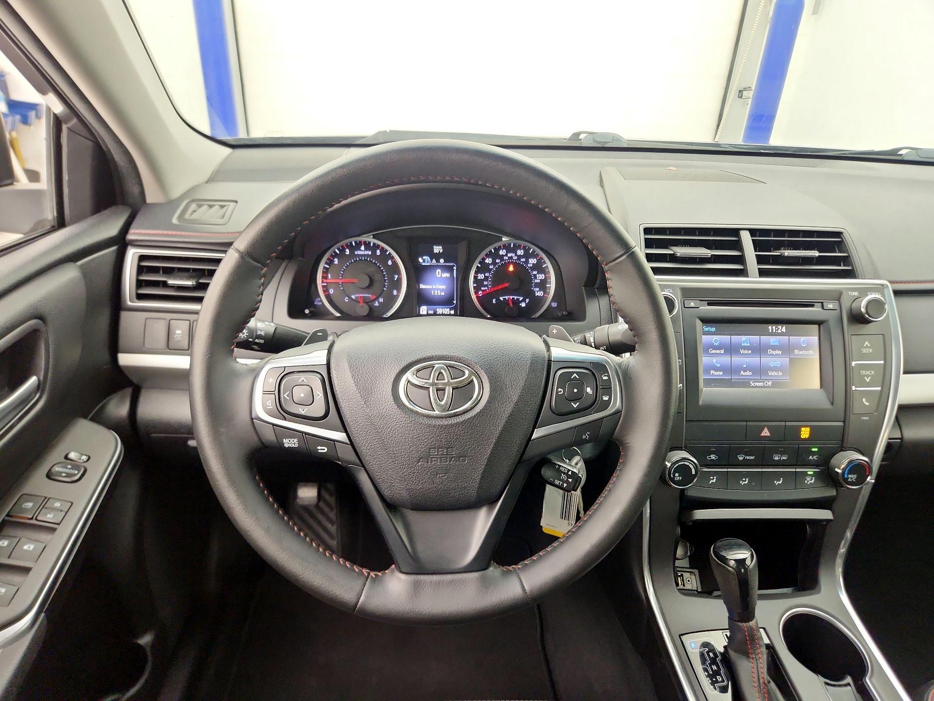 Thumbnail: 2016 Toyota Camry - 10