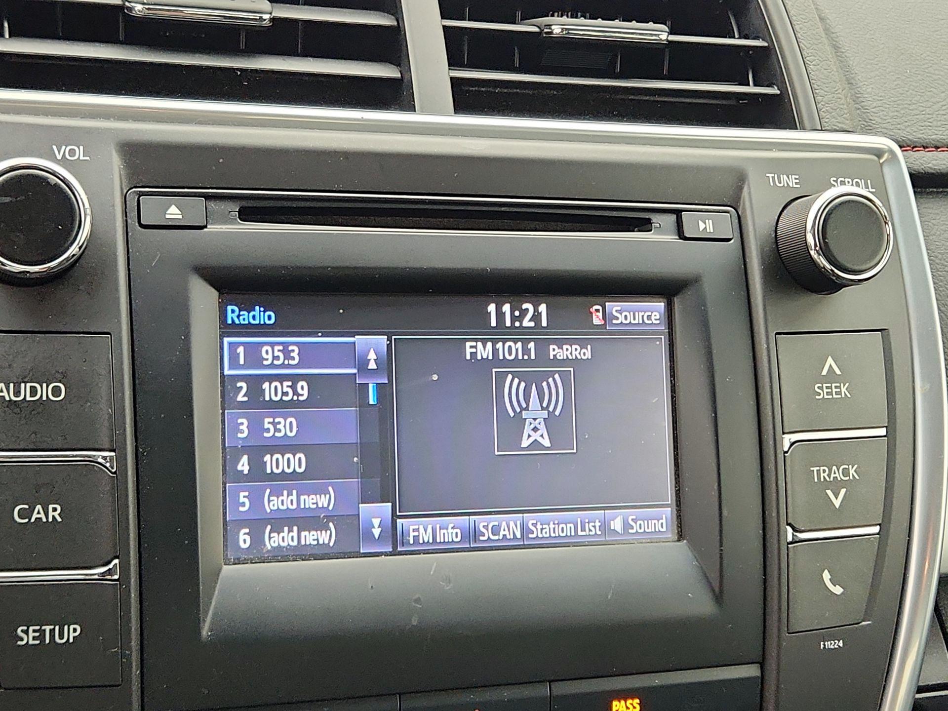 Thumbnail: 2016 Toyota Camry - 15