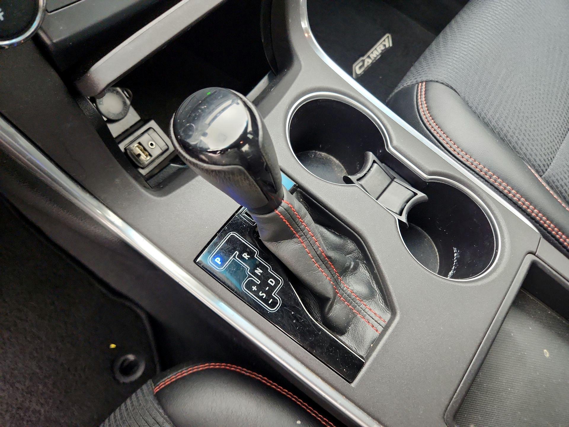 Thumbnail: 2016 Toyota Camry - 17