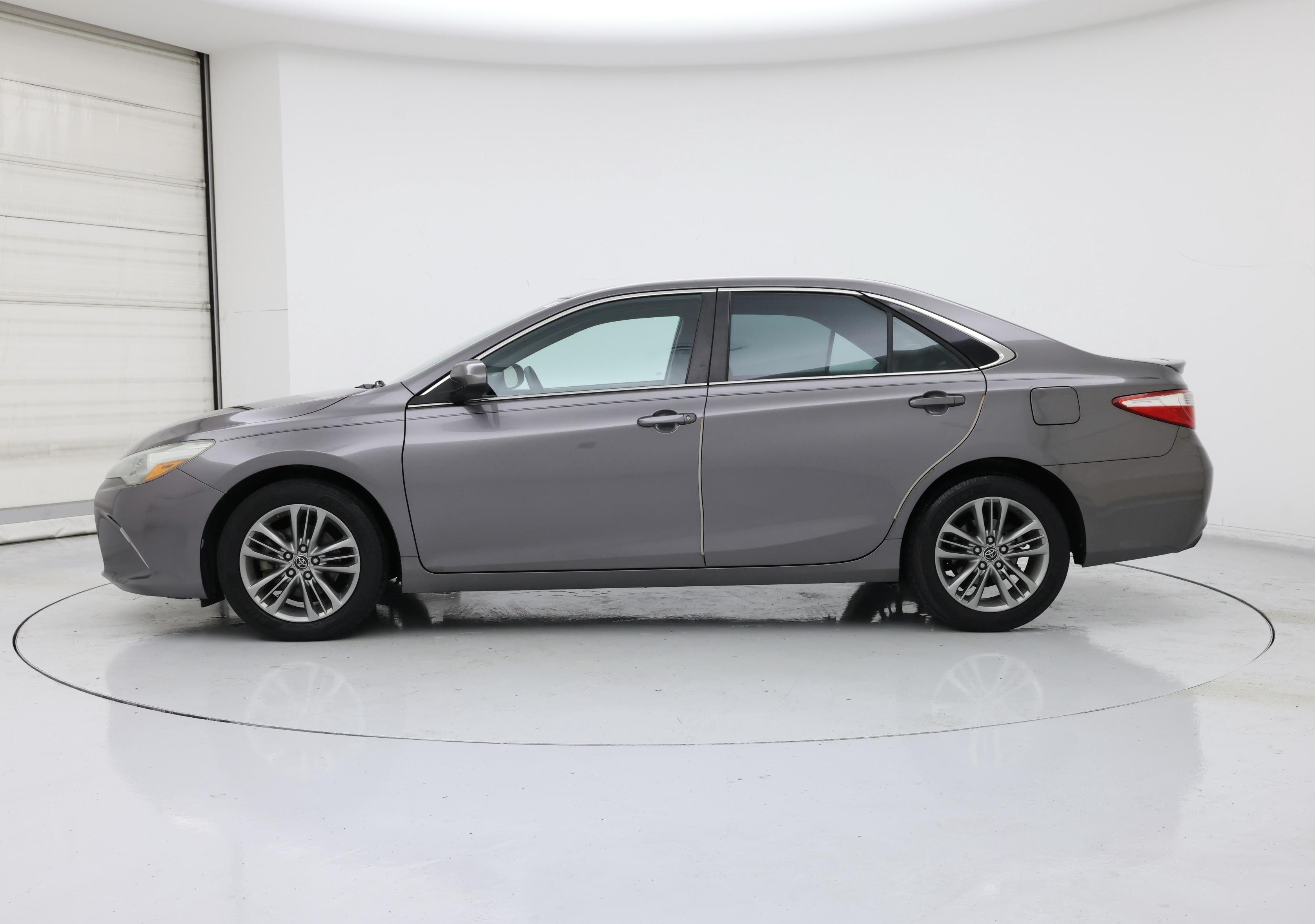 Thumbnail: 2016 Toyota Camry - 3