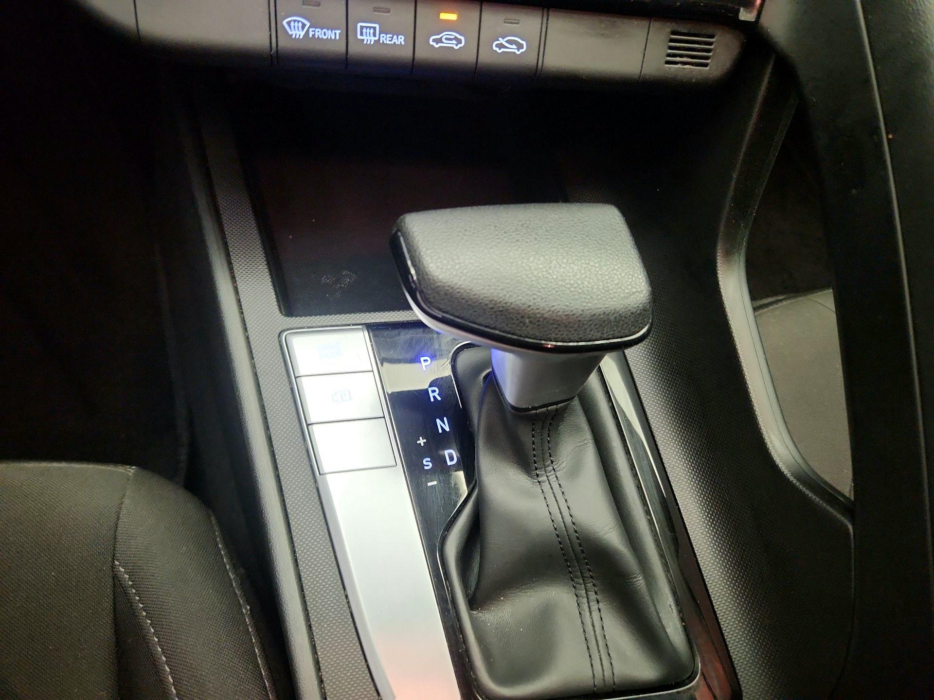 Thumbnail: 2023 Hyundai Elantra - 17