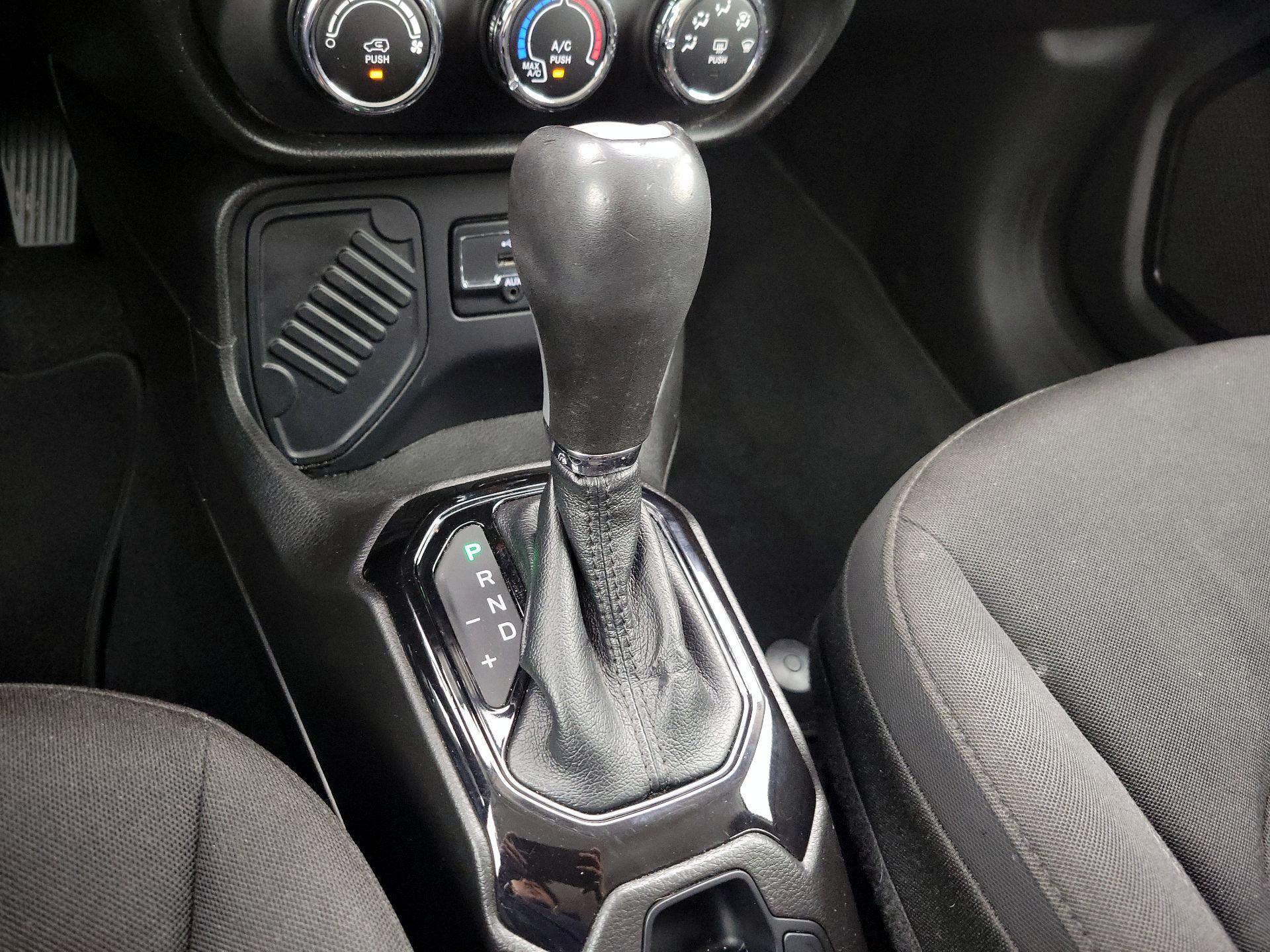 Thumbnail: 2017 Jeep Renegade - 17