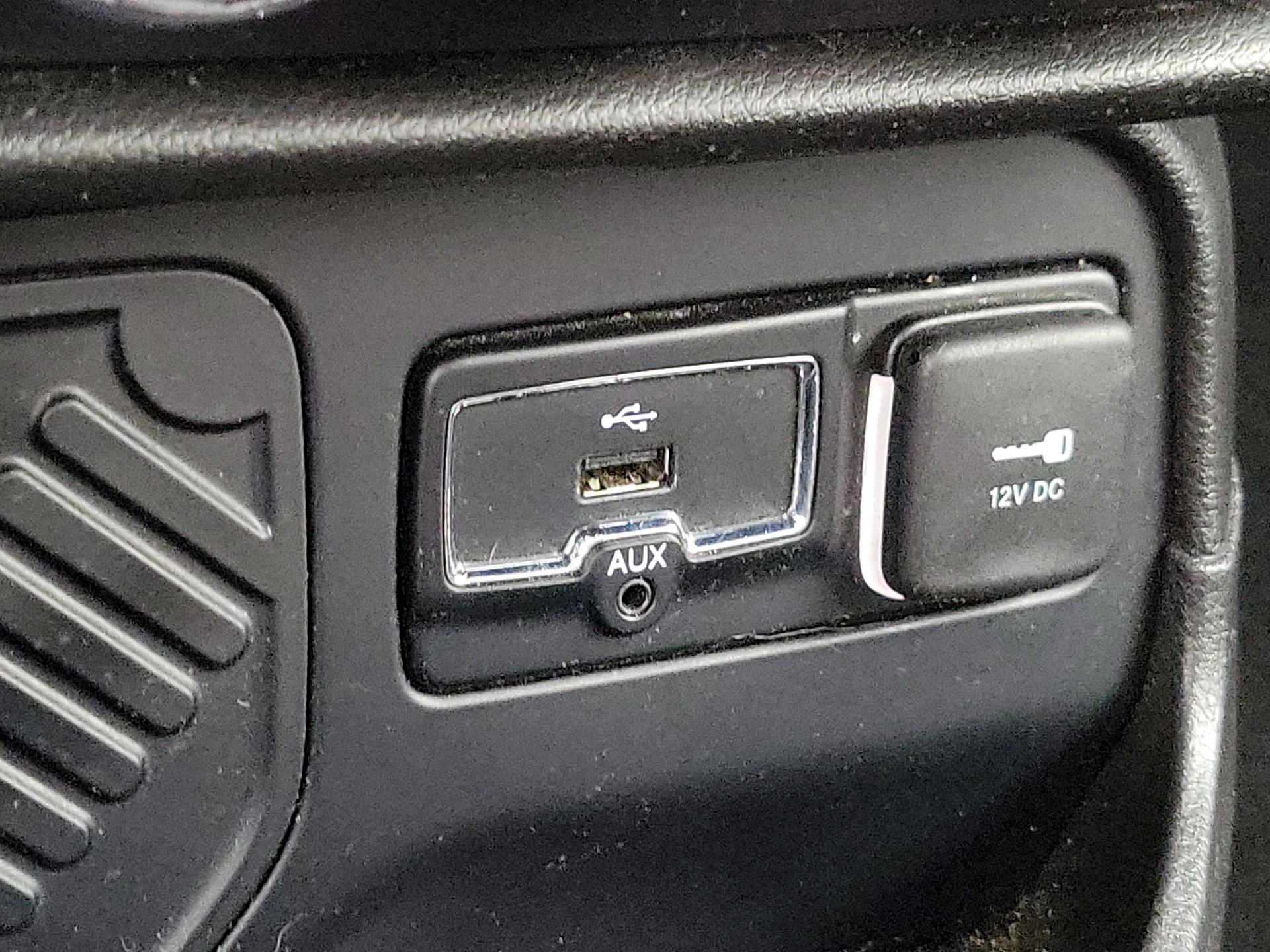 Thumbnail: 2017 Jeep Renegade - 18