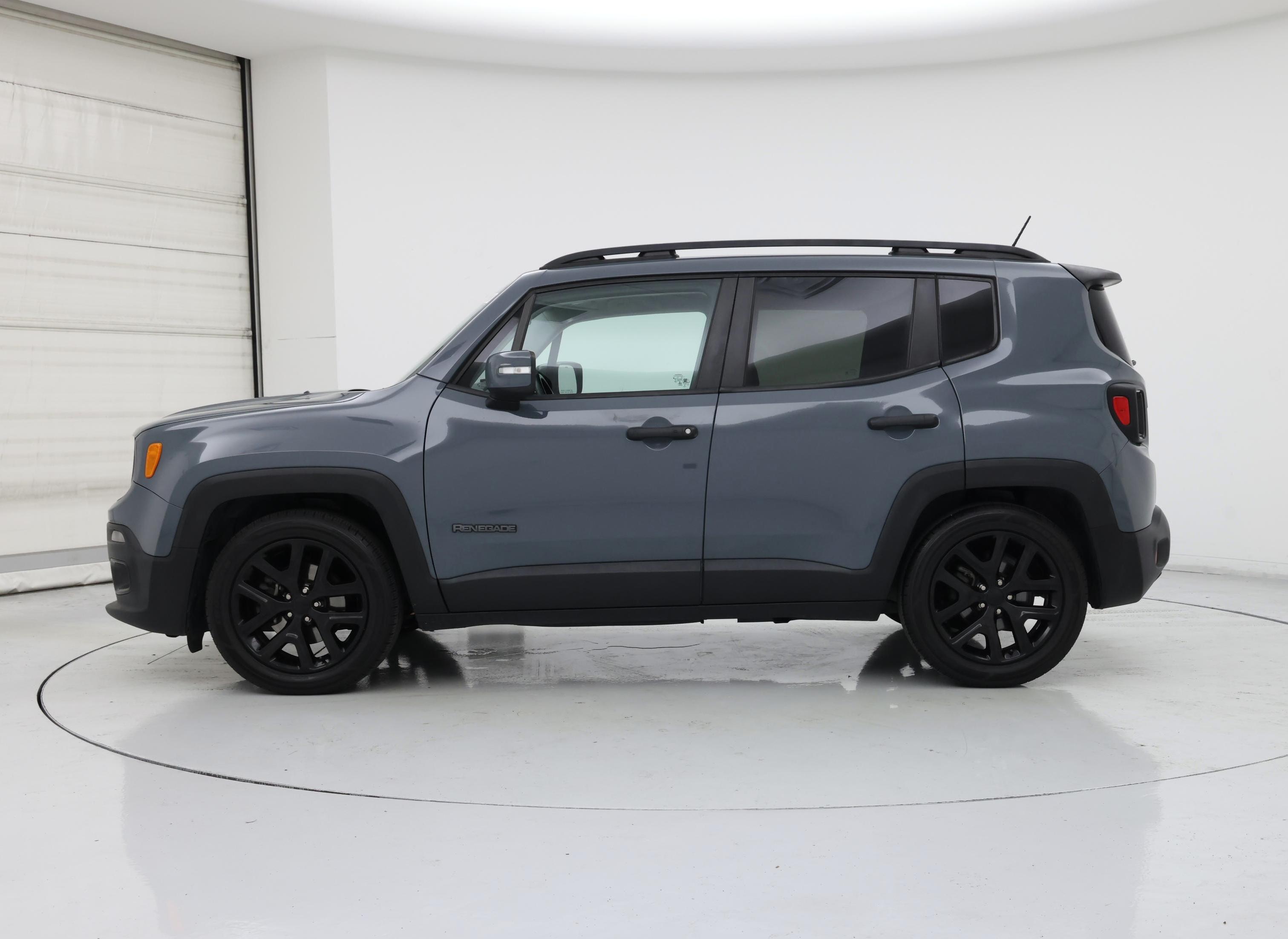 Thumbnail: 2017 Jeep Renegade - 3