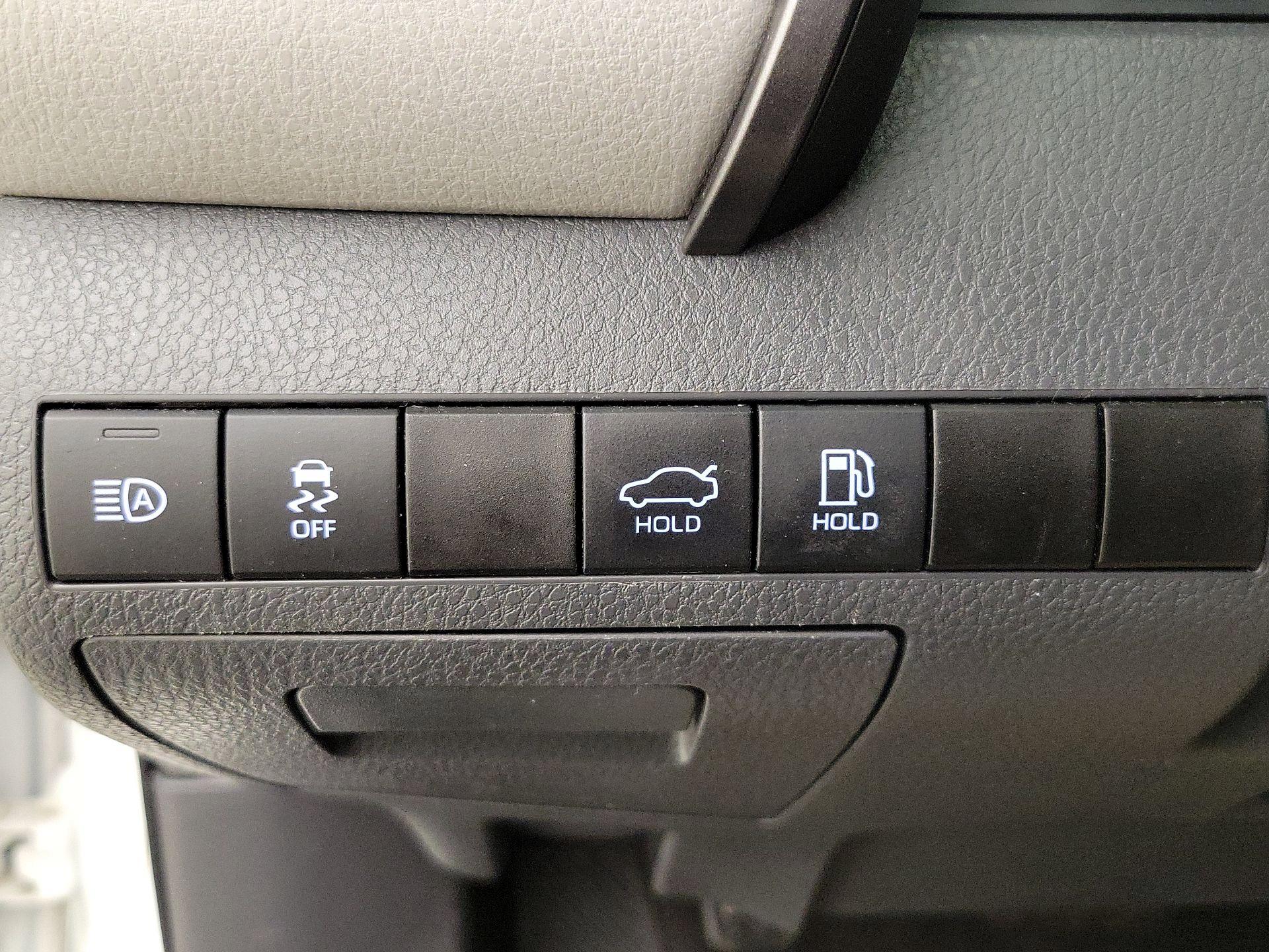 Thumbnail: 2020 Toyota Camry - 13