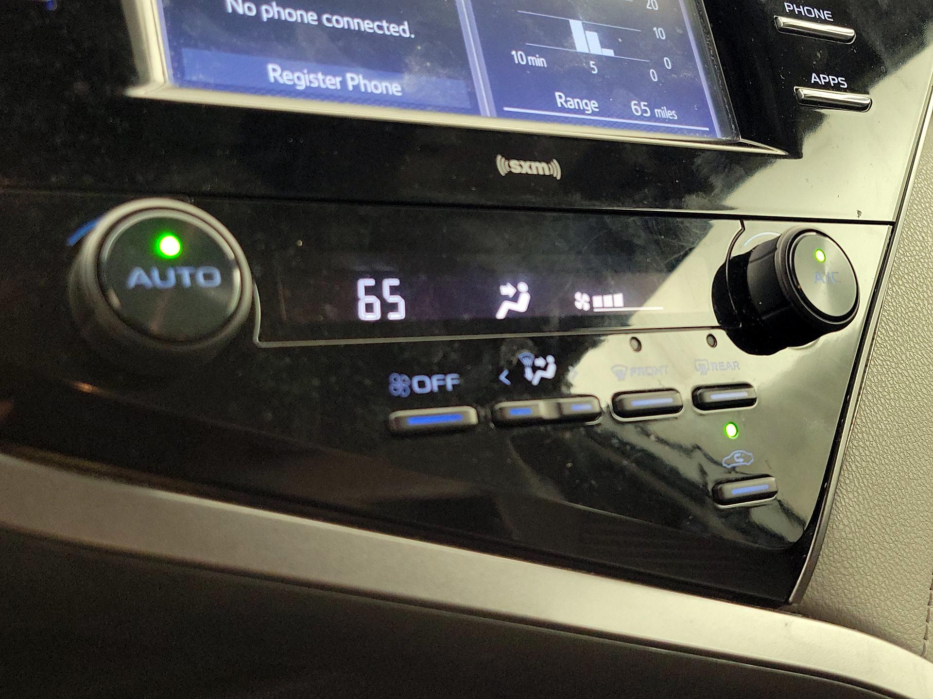 Thumbnail: 2020 Toyota Camry - 16