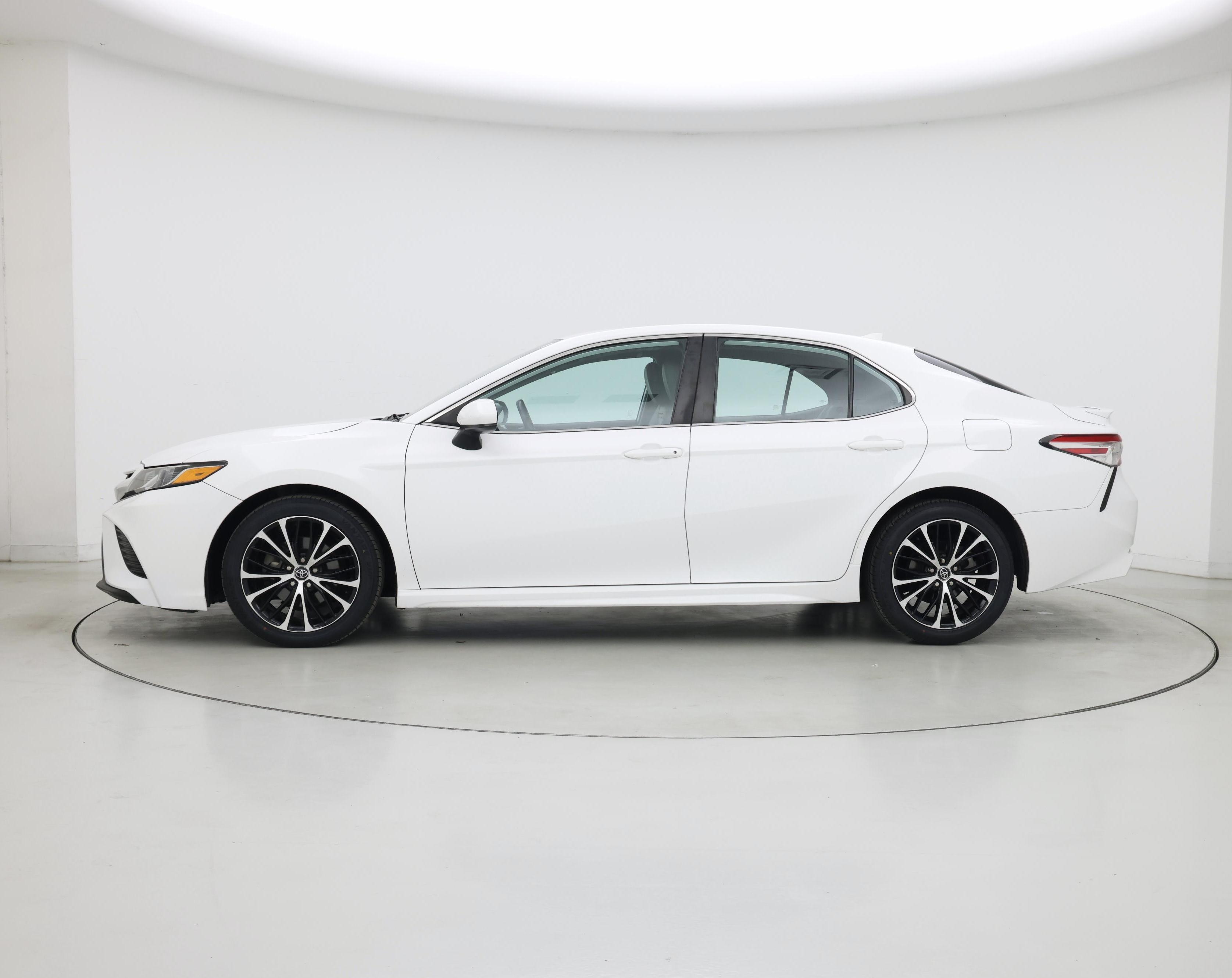 Thumbnail: 2020 Toyota Camry - 3