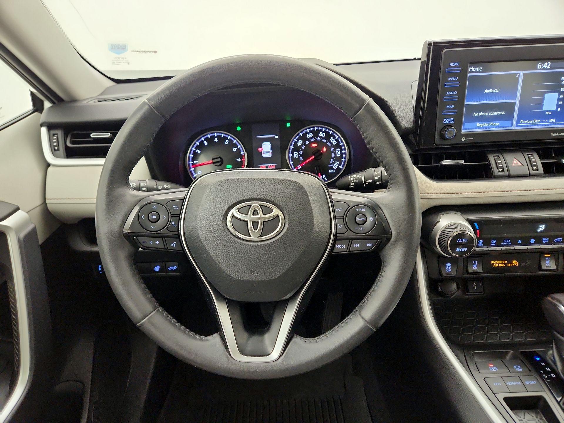 Thumbnail: 2021 Toyota RAV4 - 10