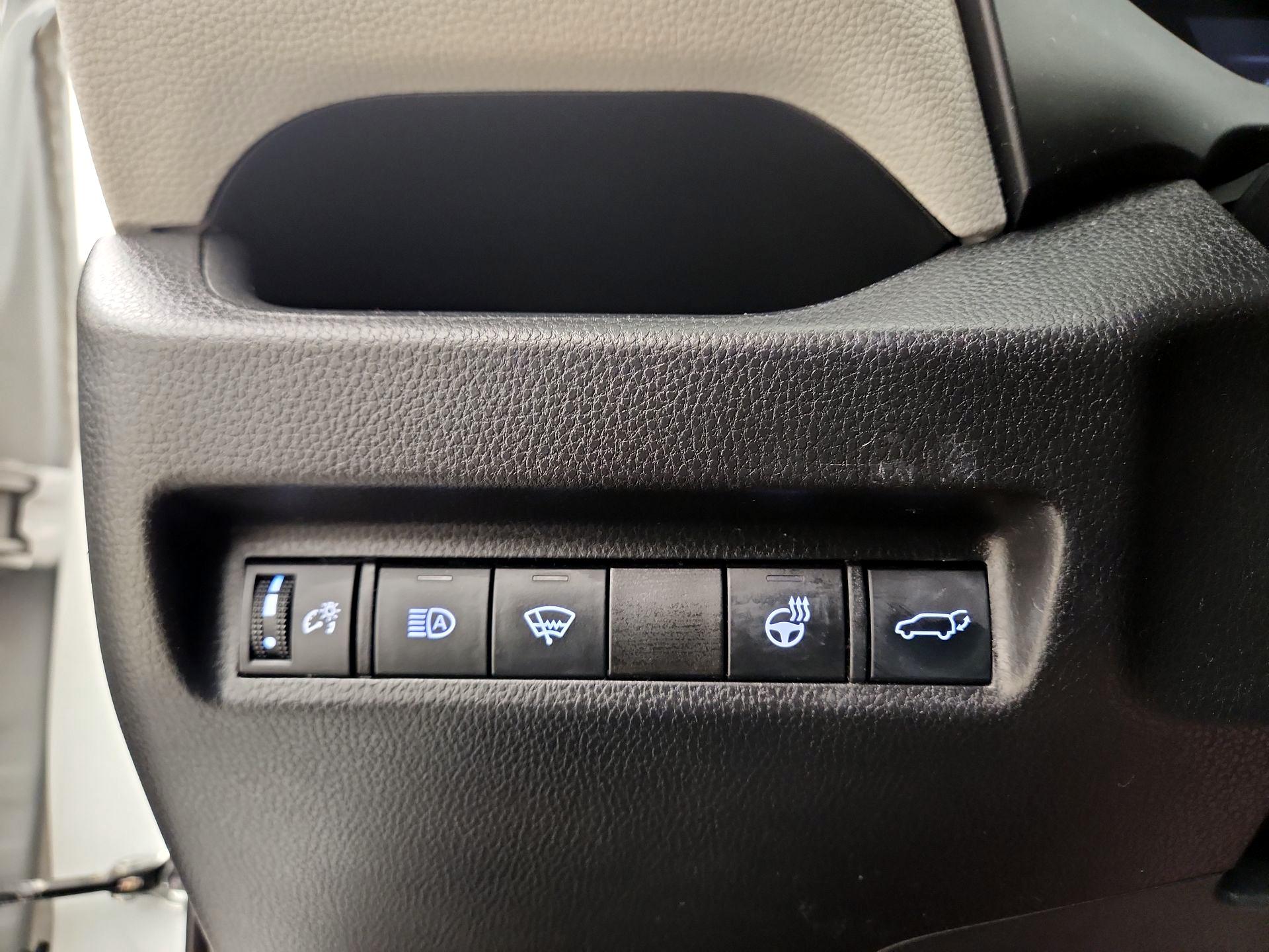 Thumbnail: 2021 Toyota RAV4 - 13