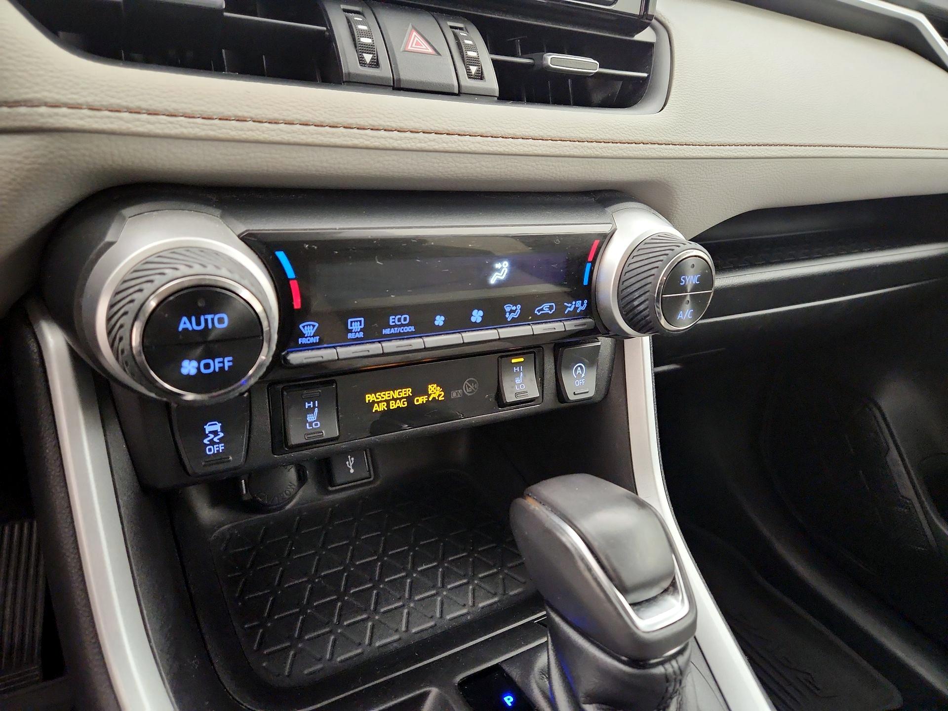 Thumbnail: 2021 Toyota RAV4 - 16