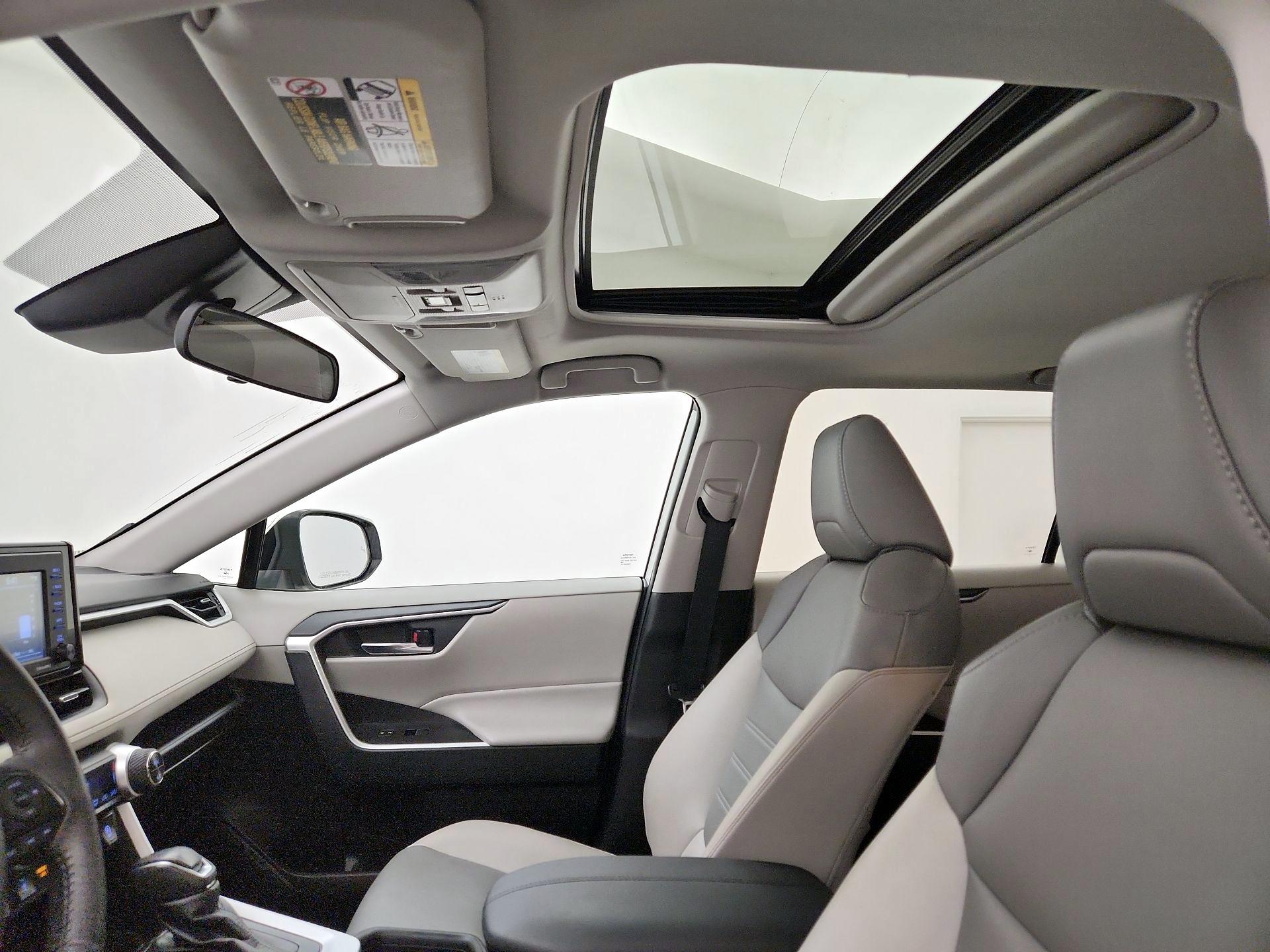 Thumbnail: 2021 Toyota RAV4 - 19