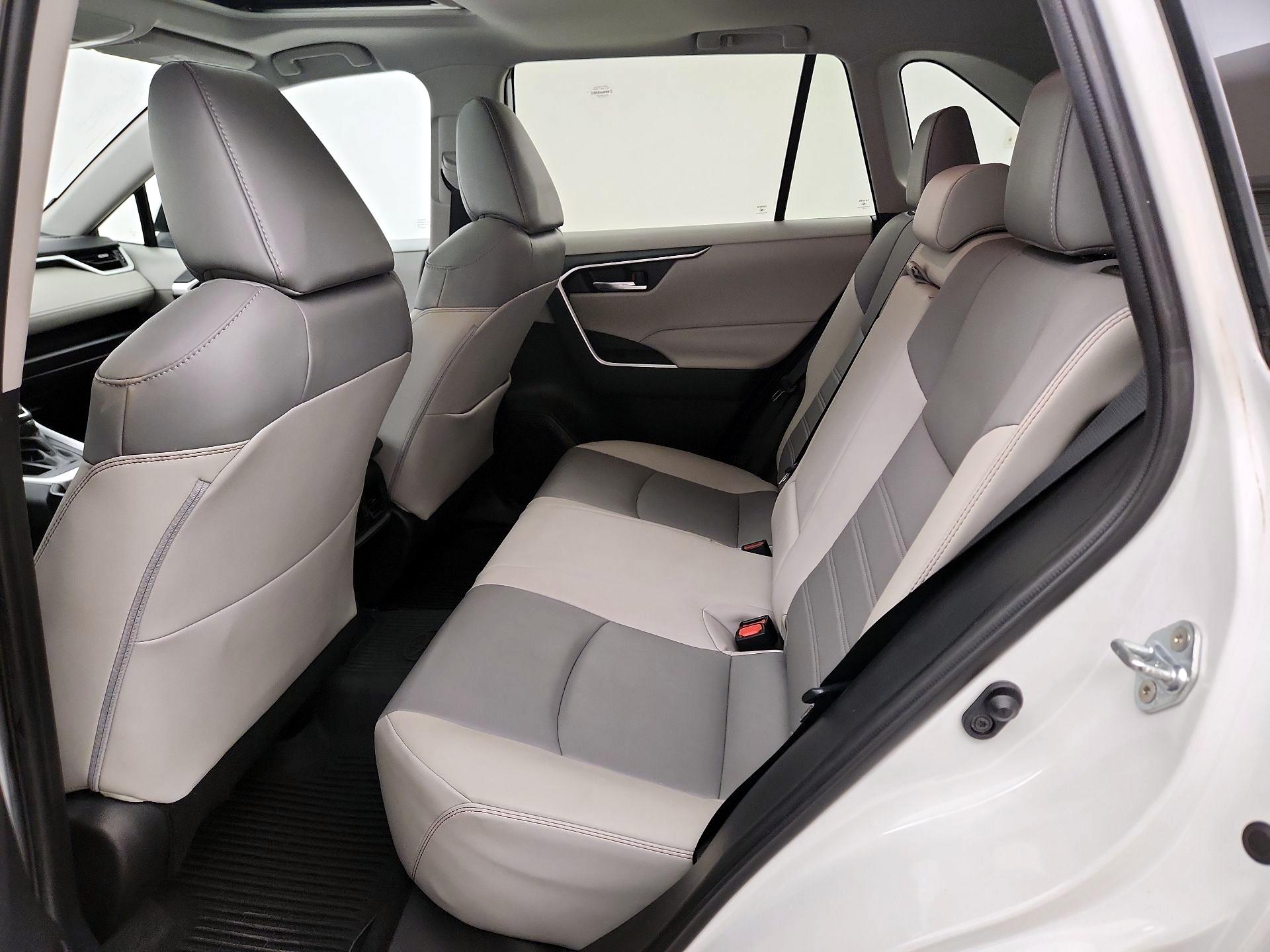 Thumbnail: 2021 Toyota RAV4 - 20