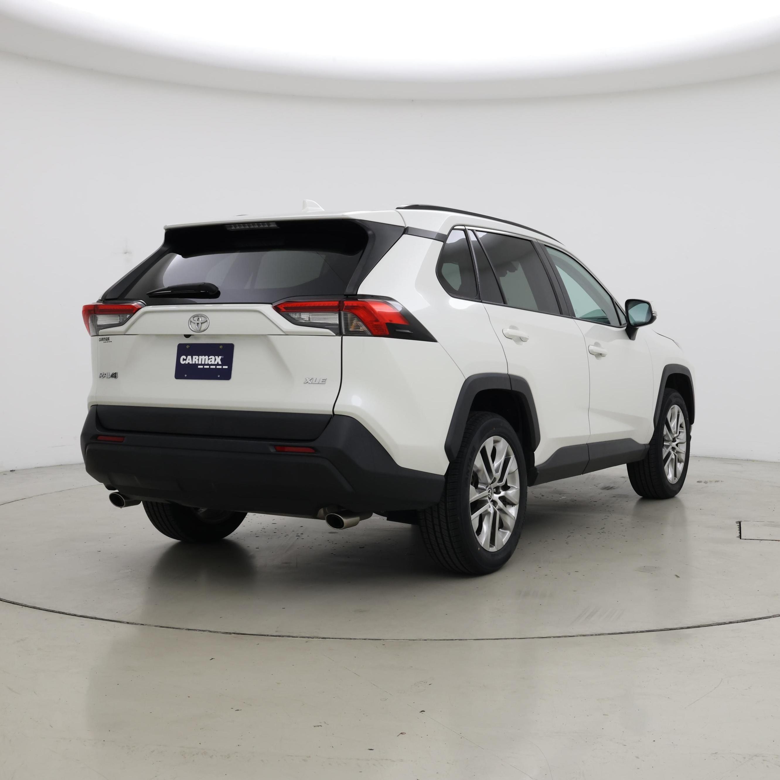 Thumbnail: 2021 Toyota RAV4 - 8