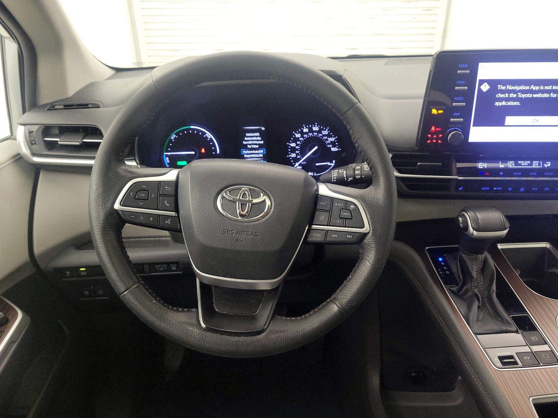 Thumbnail: 2021 Toyota Sienna - 10