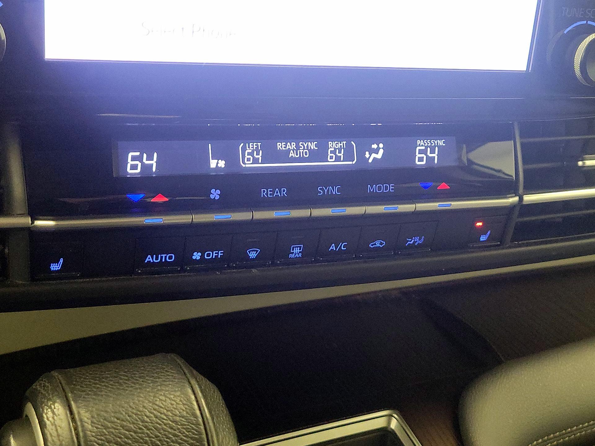 Thumbnail: 2021 Toyota Sienna - 16