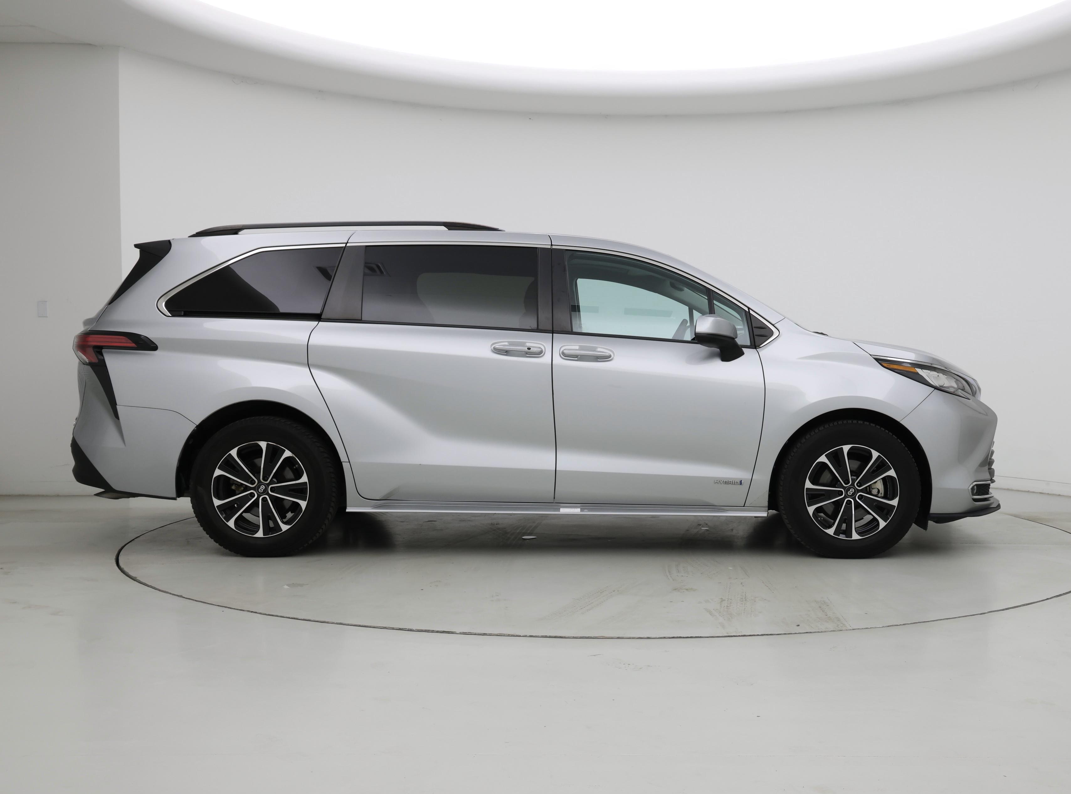 Thumbnail: 2021 Toyota Sienna - 7