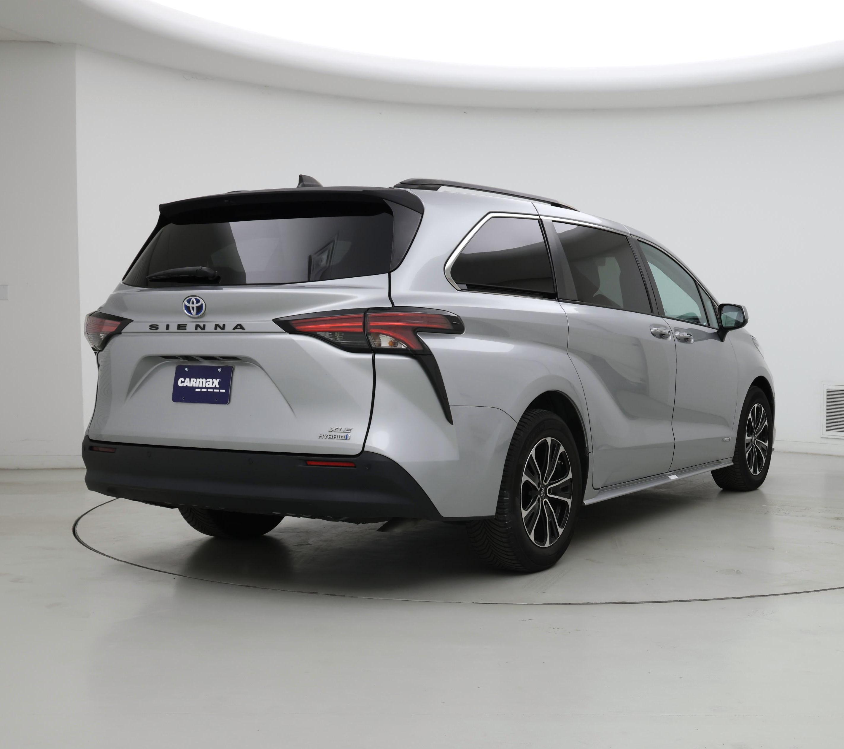 Thumbnail: 2021 Toyota Sienna - 8