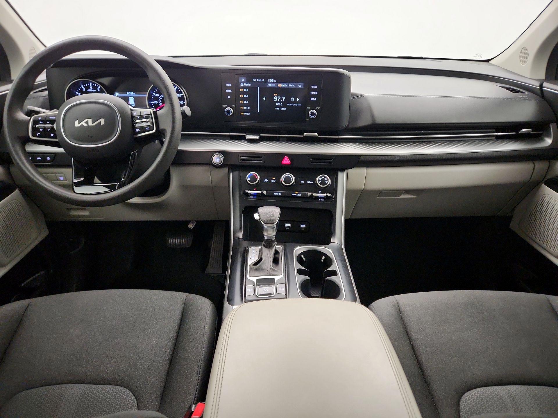 Thumbnail: 2023 Kia Carnival - 9