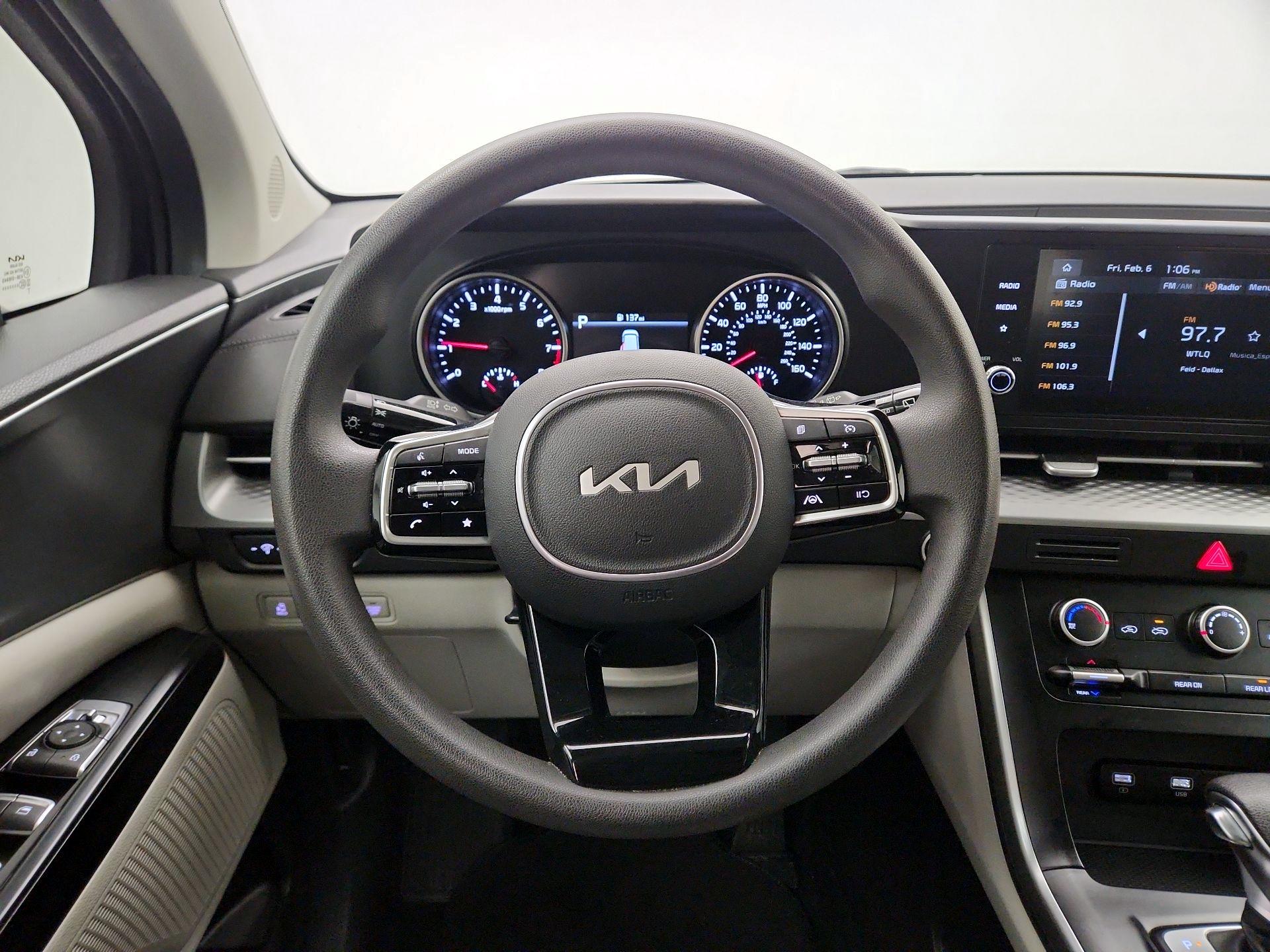 Thumbnail: 2023 Kia Carnival - 10