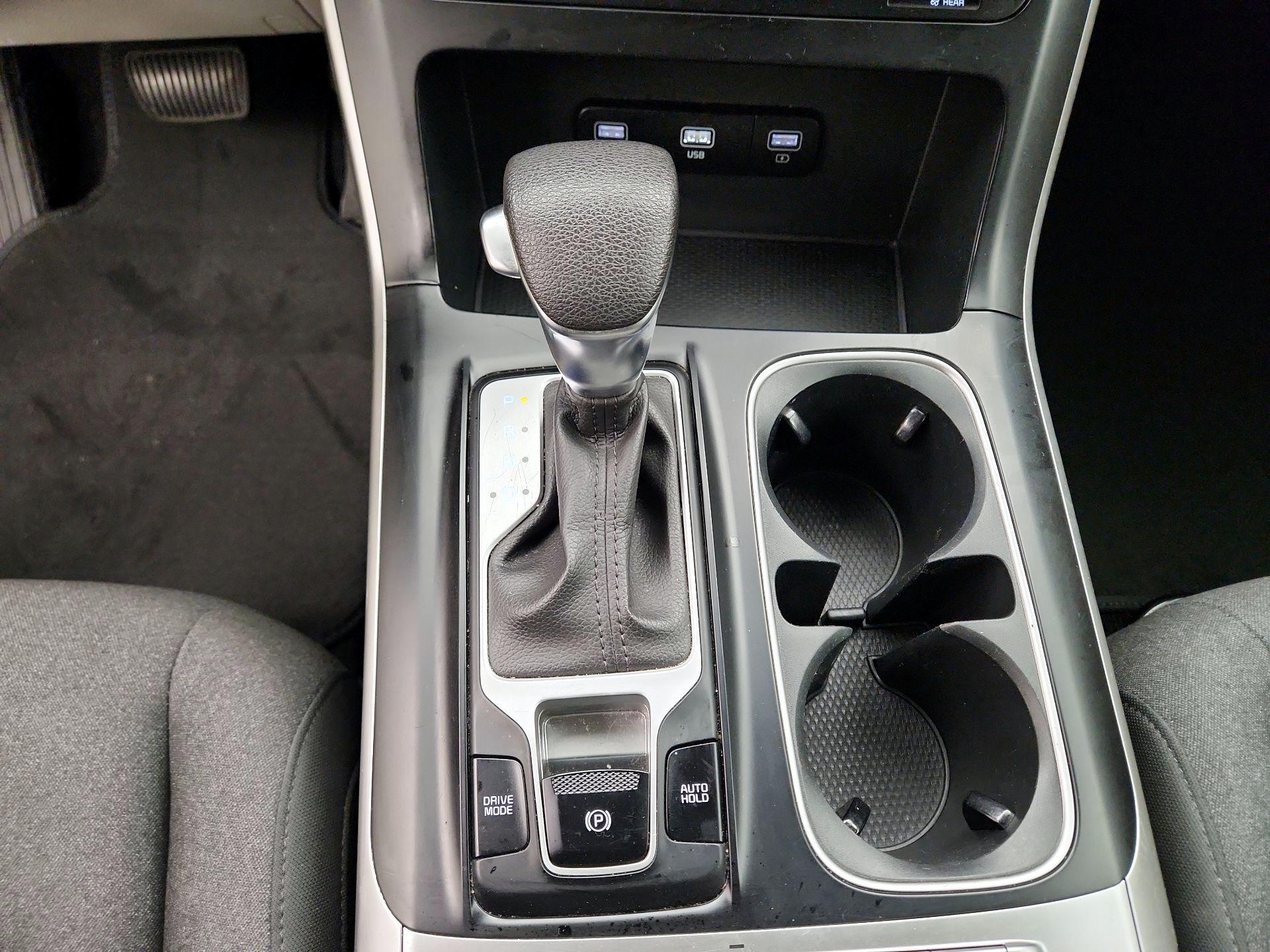 Thumbnail: 2023 Kia Carnival - 17