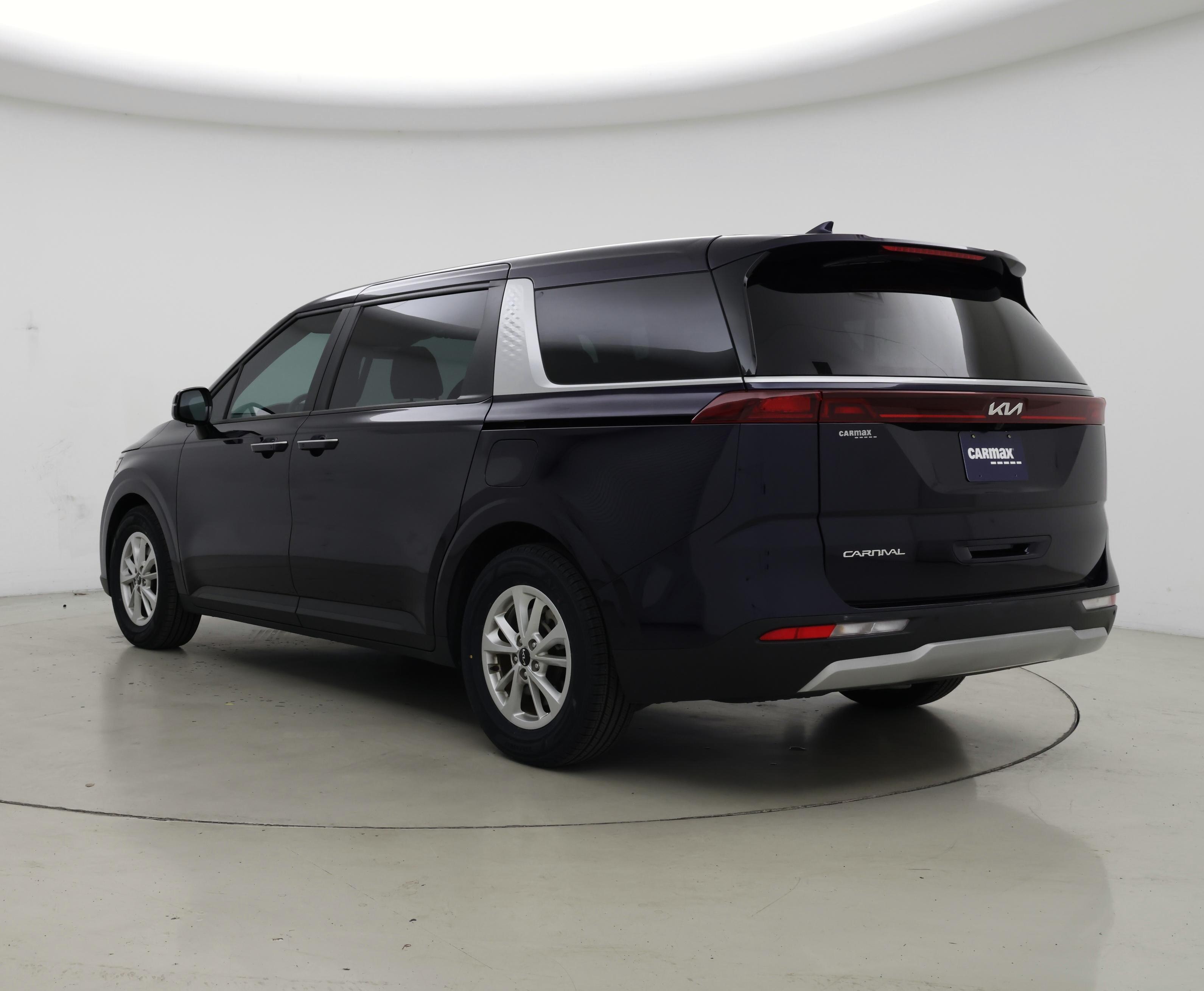 Thumbnail: 2023 Kia Carnival - 2