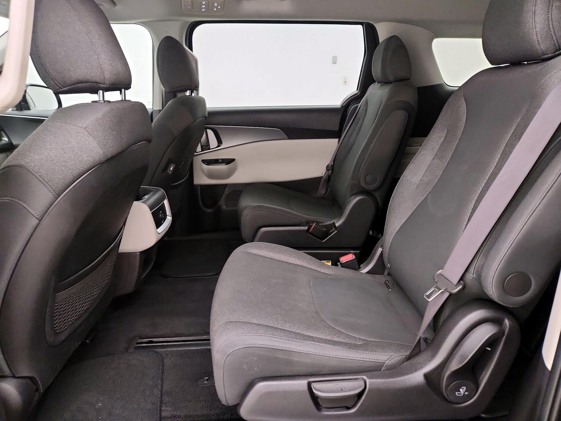 Thumbnail: 2023 Kia Carnival - 19