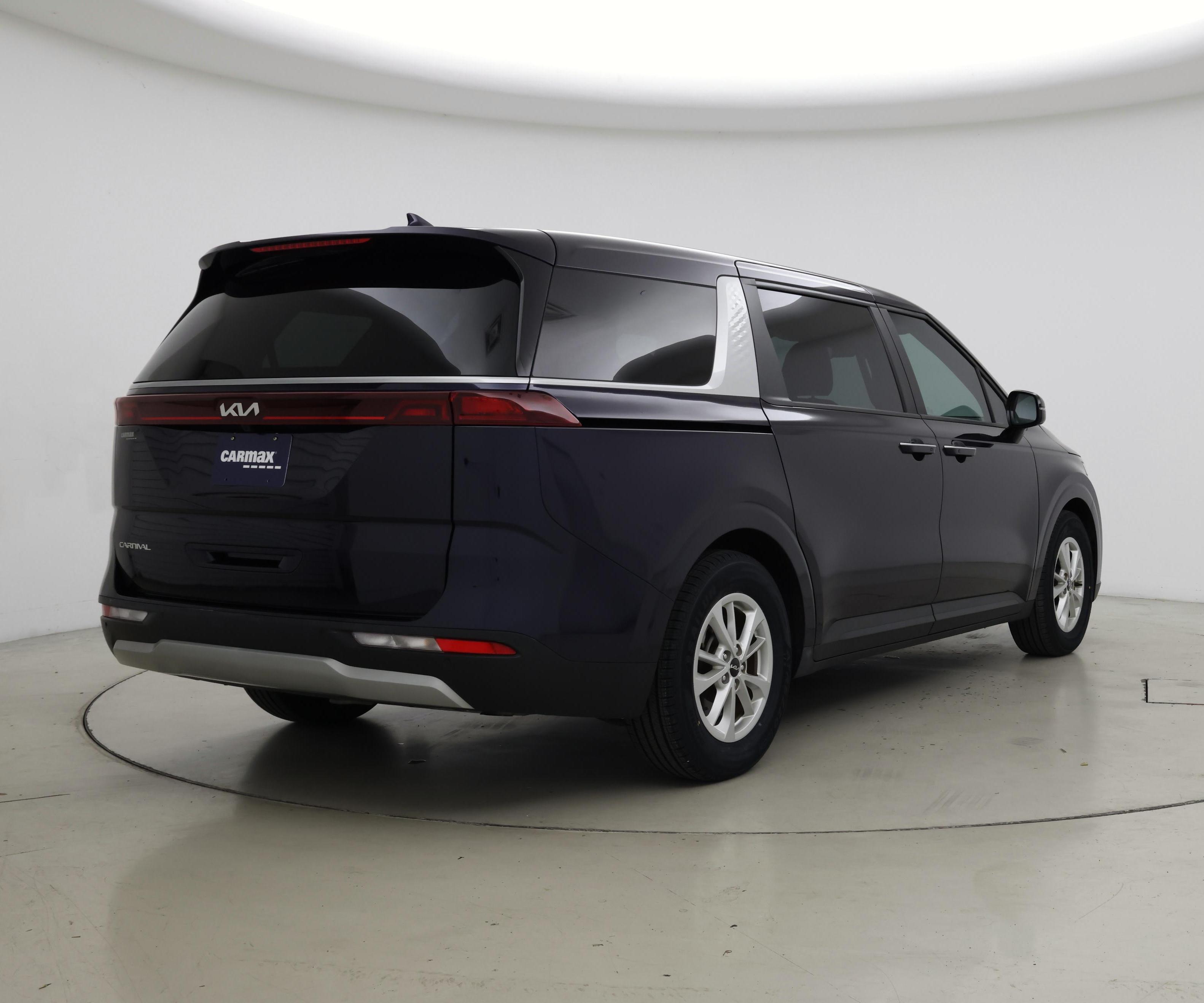 Thumbnail: 2023 Kia Carnival - 8