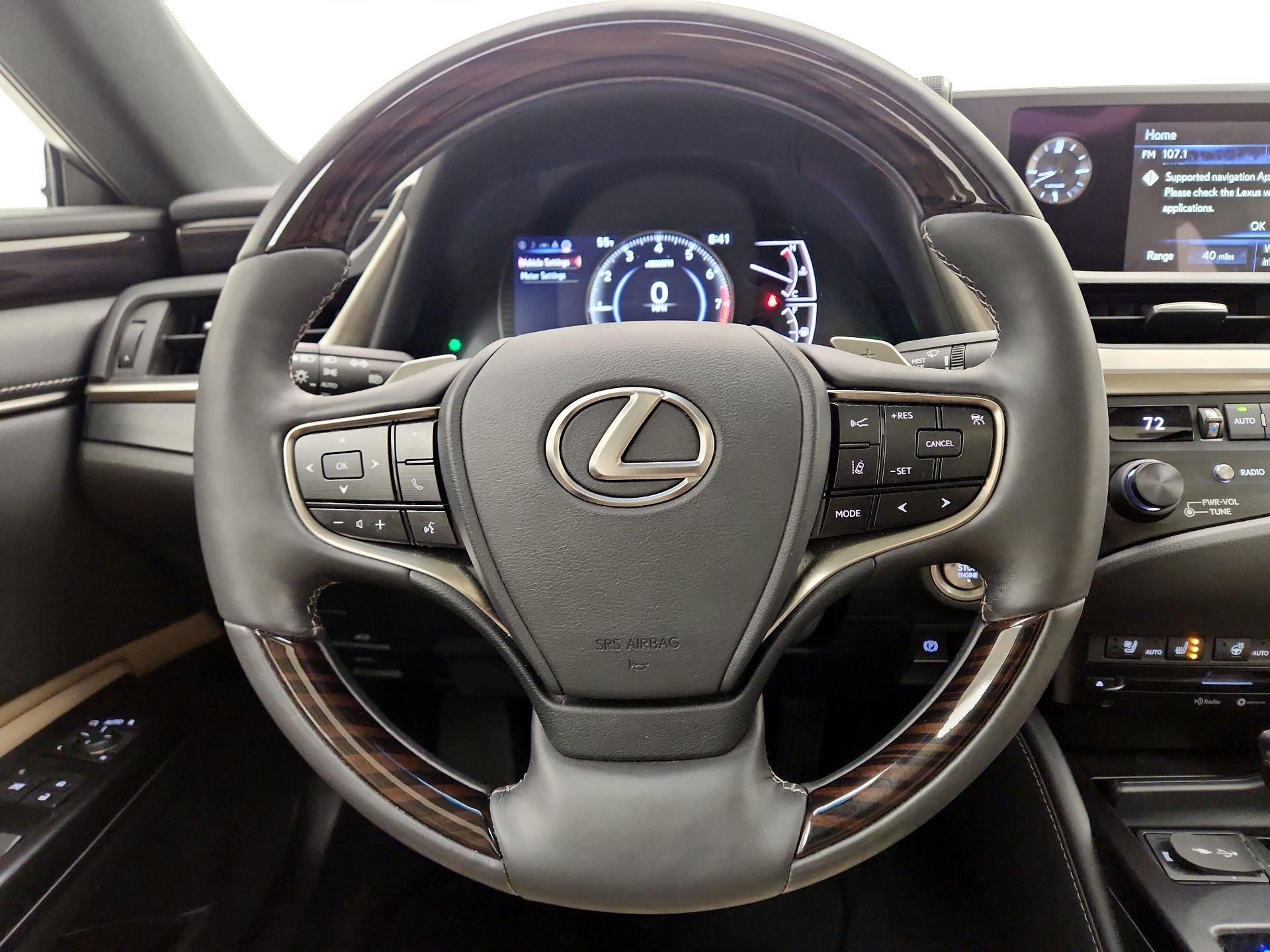 Thumbnail: 2020 Lexus ES - 10