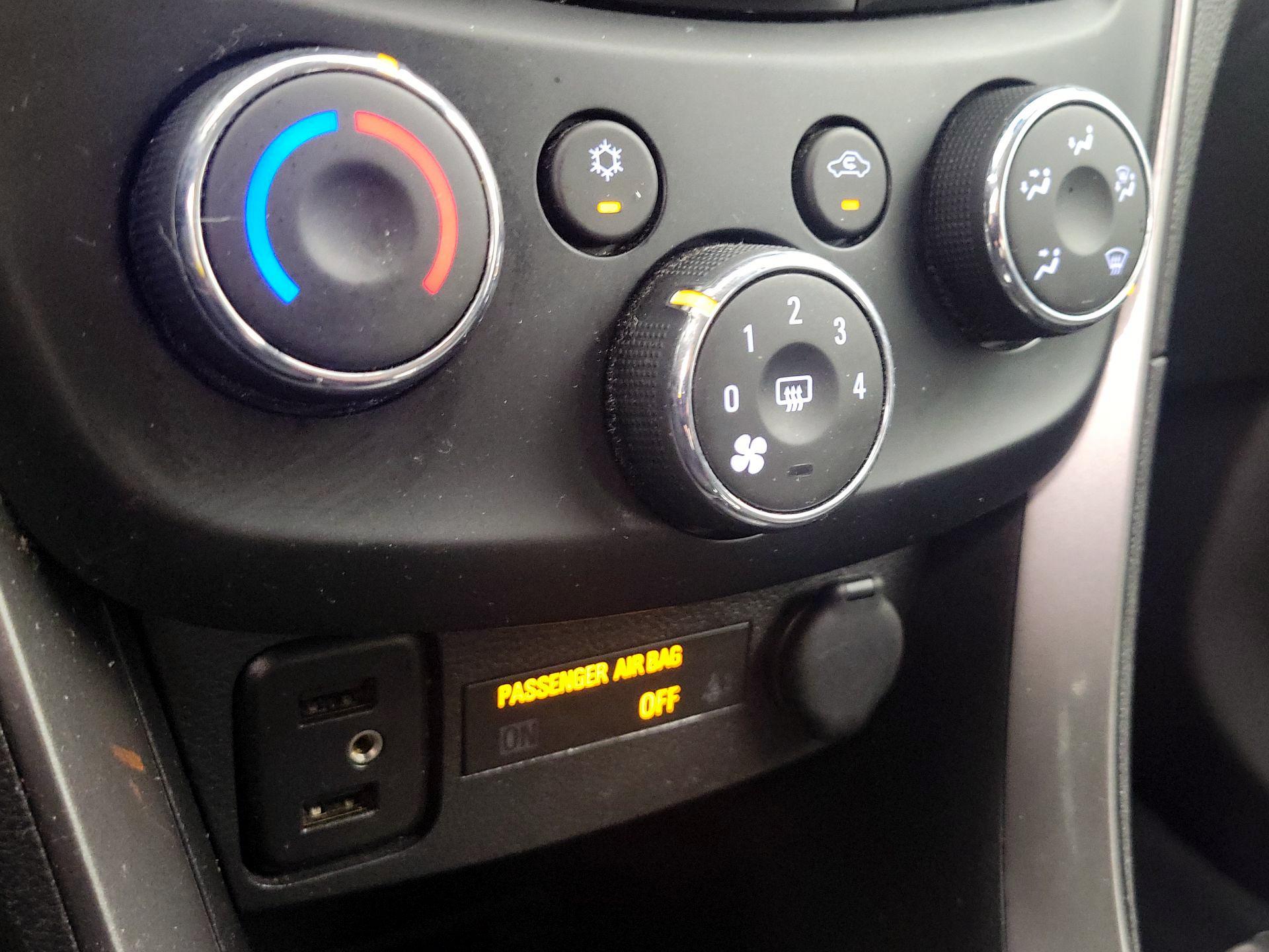 Thumbnail: 2019 Chevrolet Trax - 16