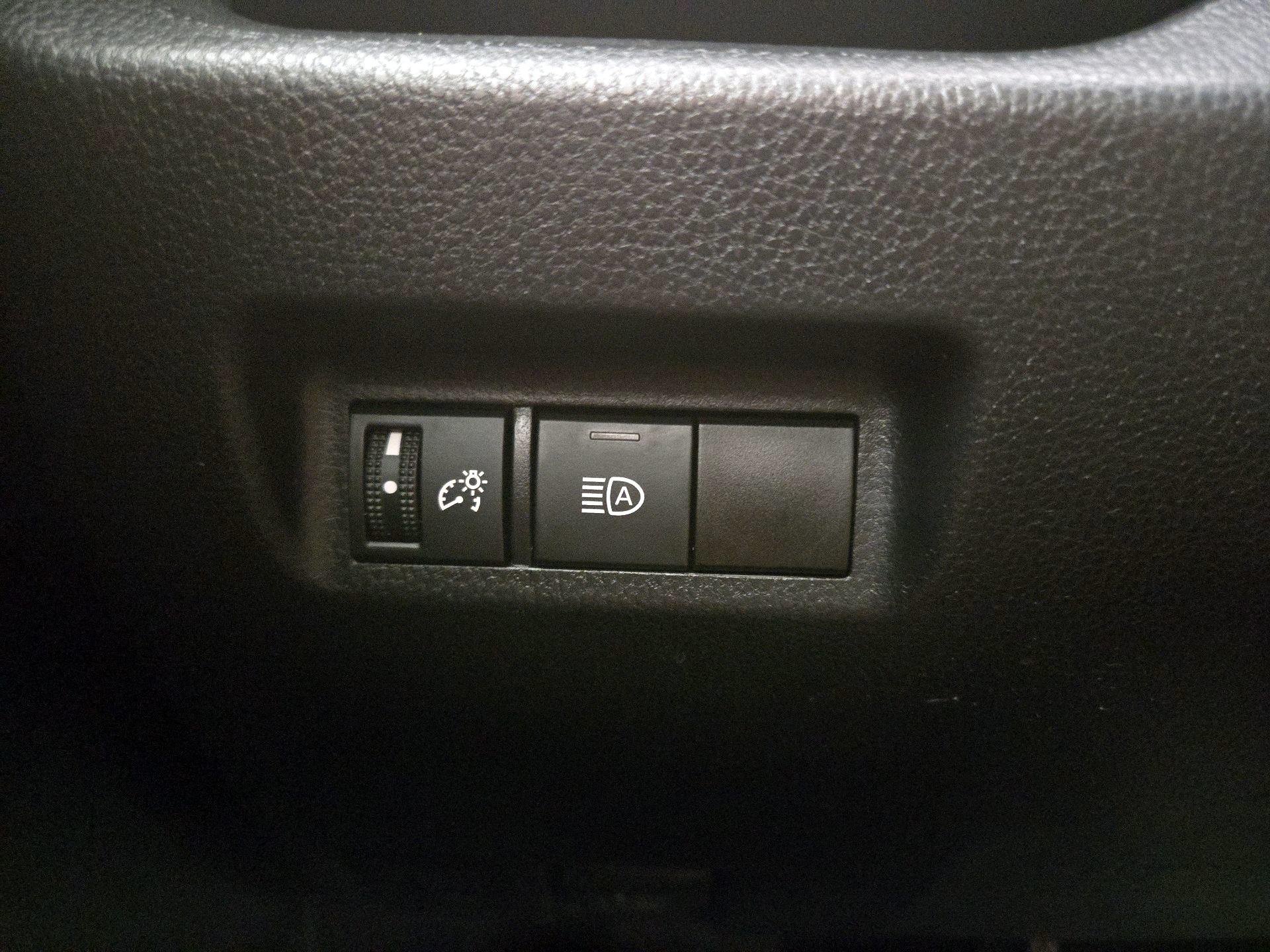 Thumbnail: 2021 Toyota RAV4 - 13