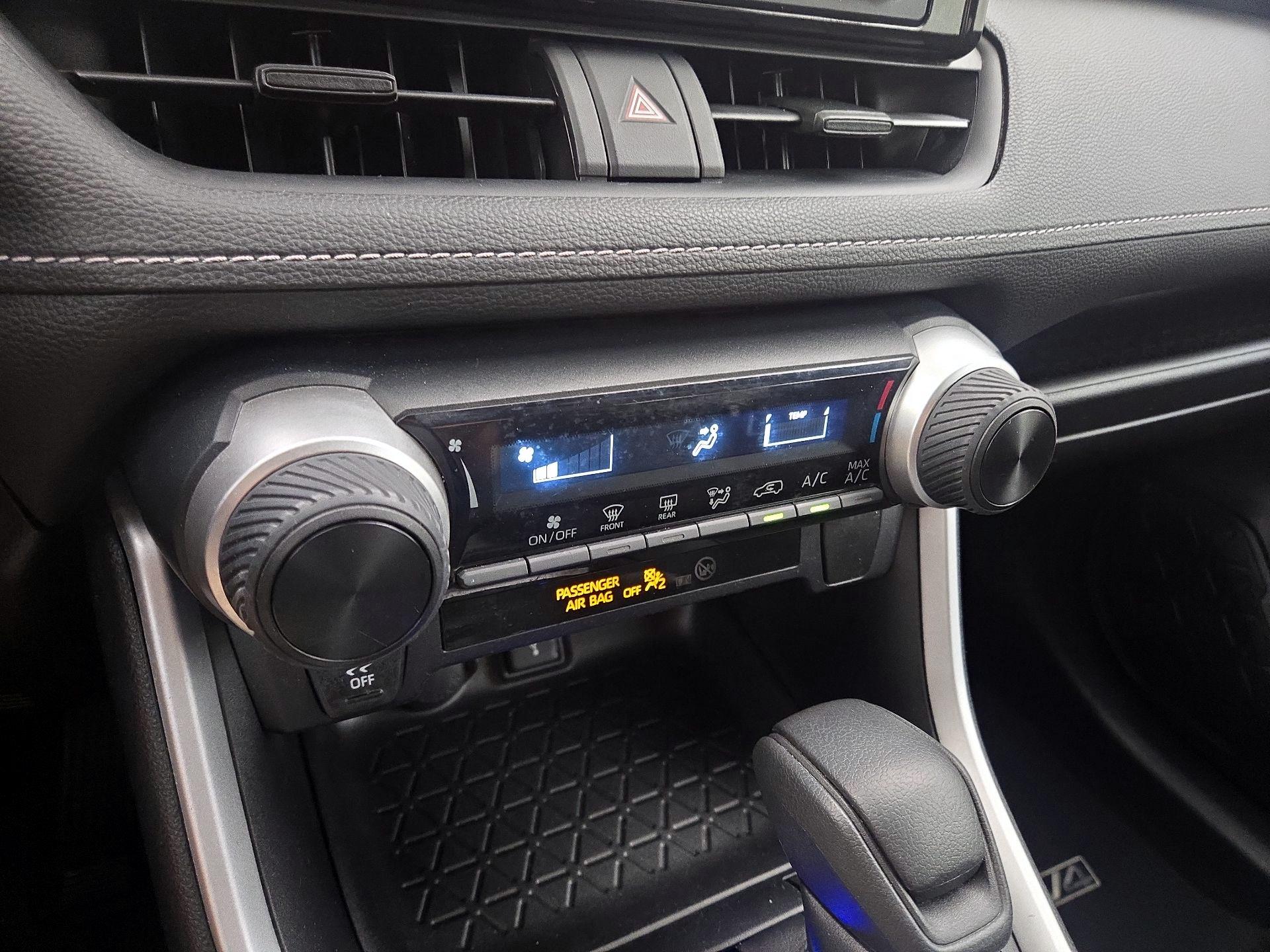 Thumbnail: 2021 Toyota RAV4 - 16