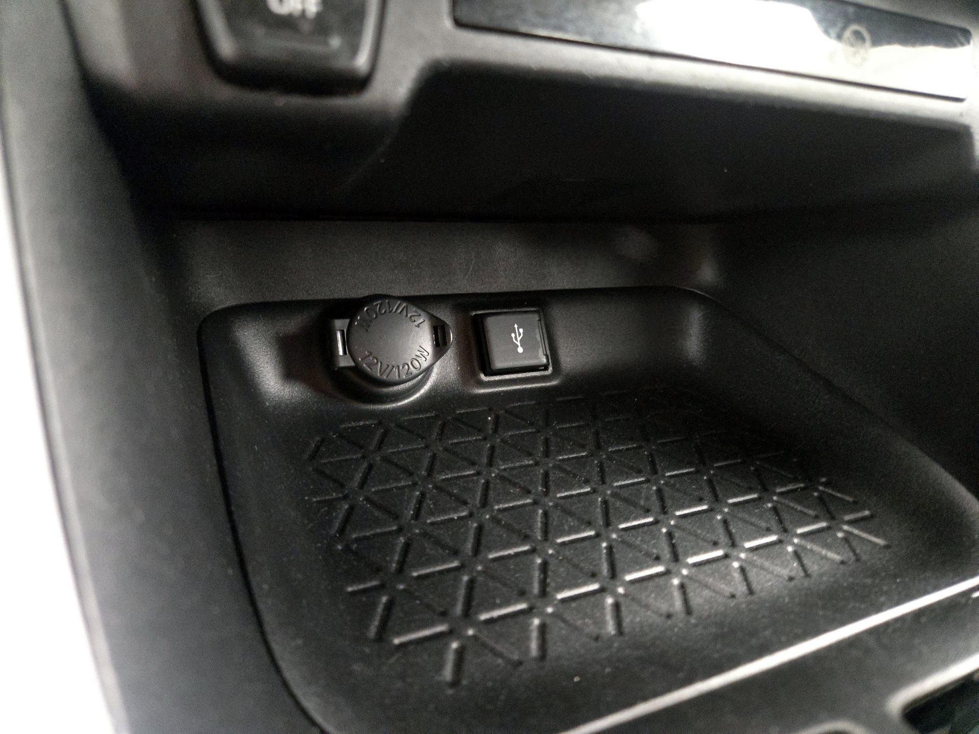 Thumbnail: 2021 Toyota RAV4 - 18