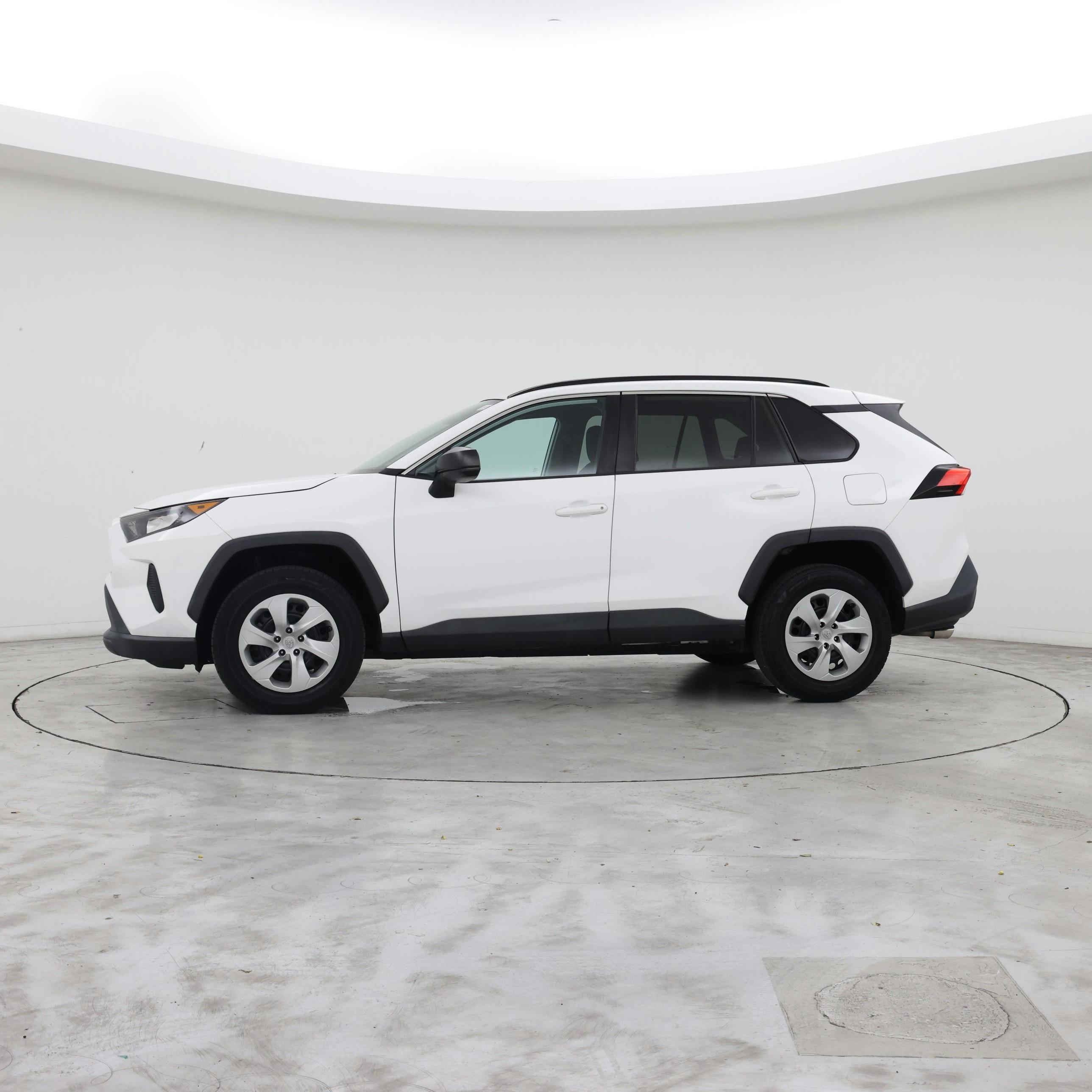 Thumbnail: 2021 Toyota RAV4 - 3