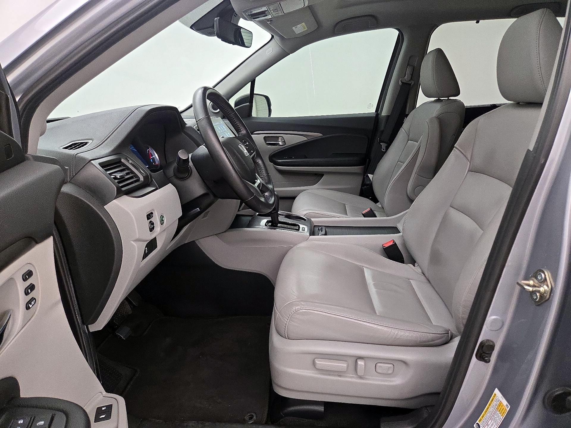 Thumbnail: 2020 Honda Pilot - 11