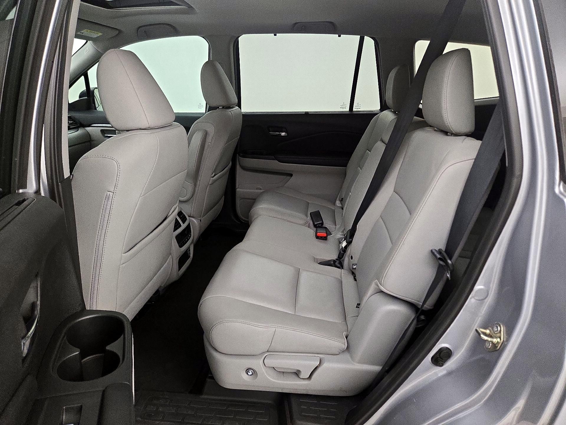 Thumbnail: 2020 Honda Pilot - 19