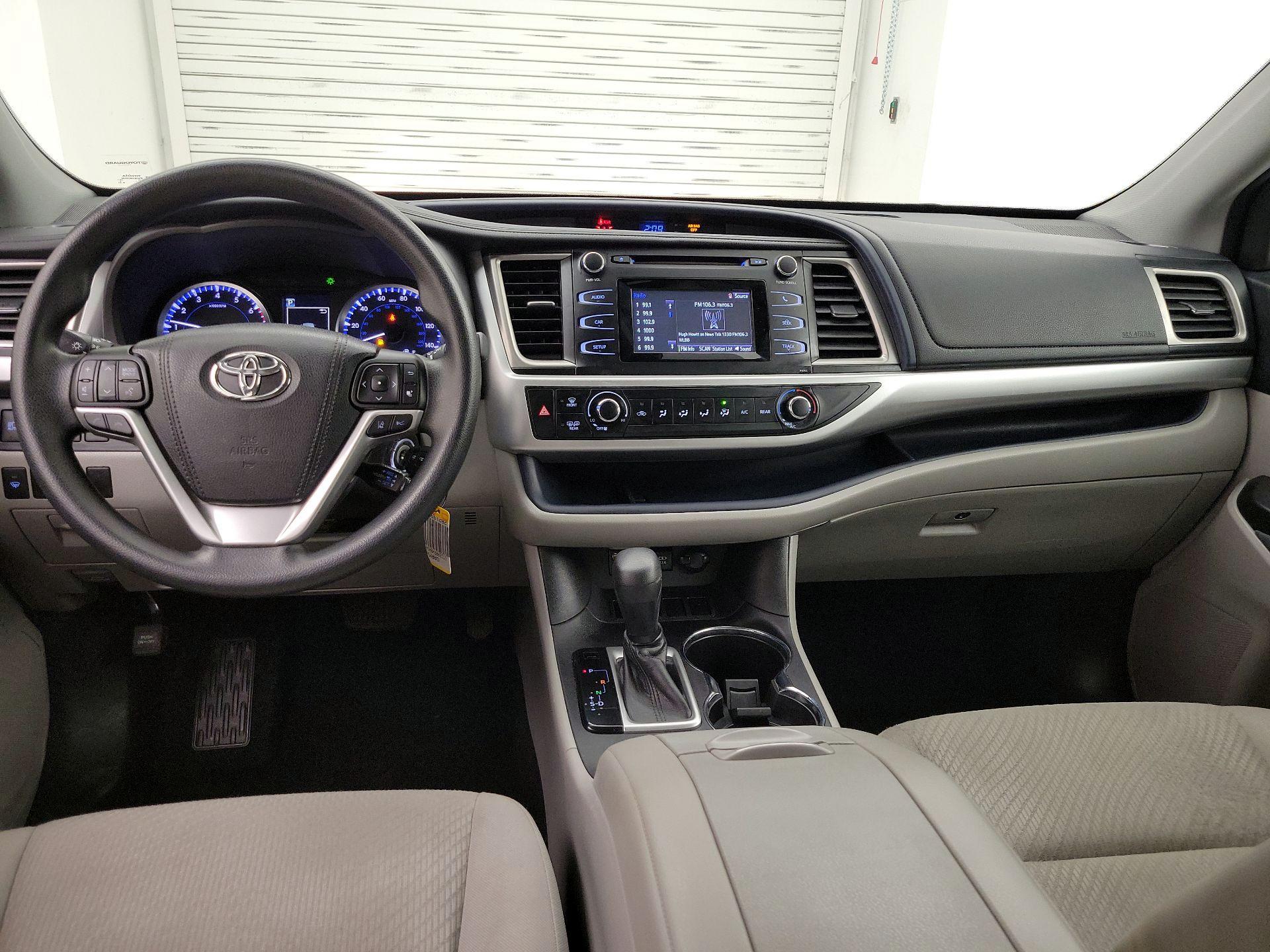 Thumbnail: 2017 Toyota Highlander - 9