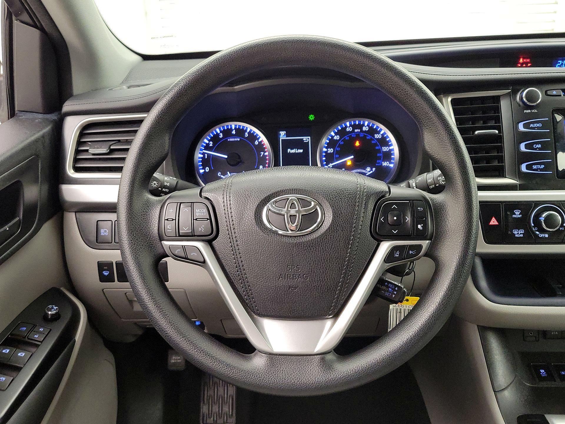 Thumbnail: 2017 Toyota Highlander - 10