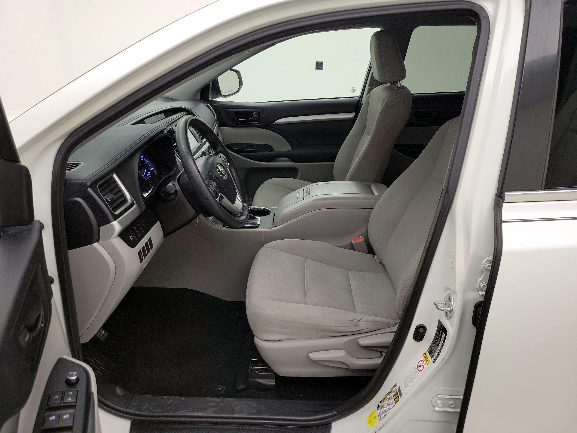 Thumbnail: 2017 Toyota Highlander - 11