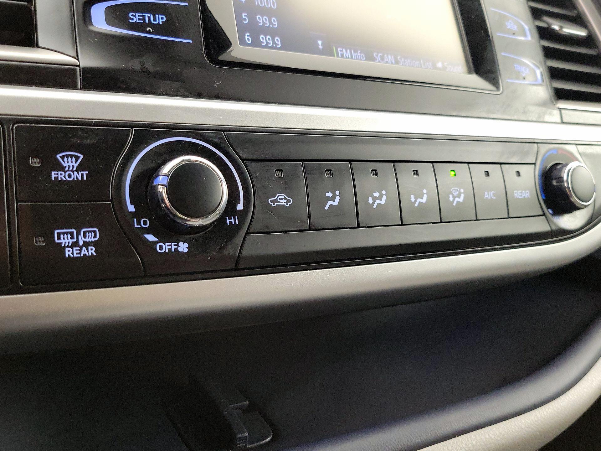 Thumbnail: 2017 Toyota Highlander - 16