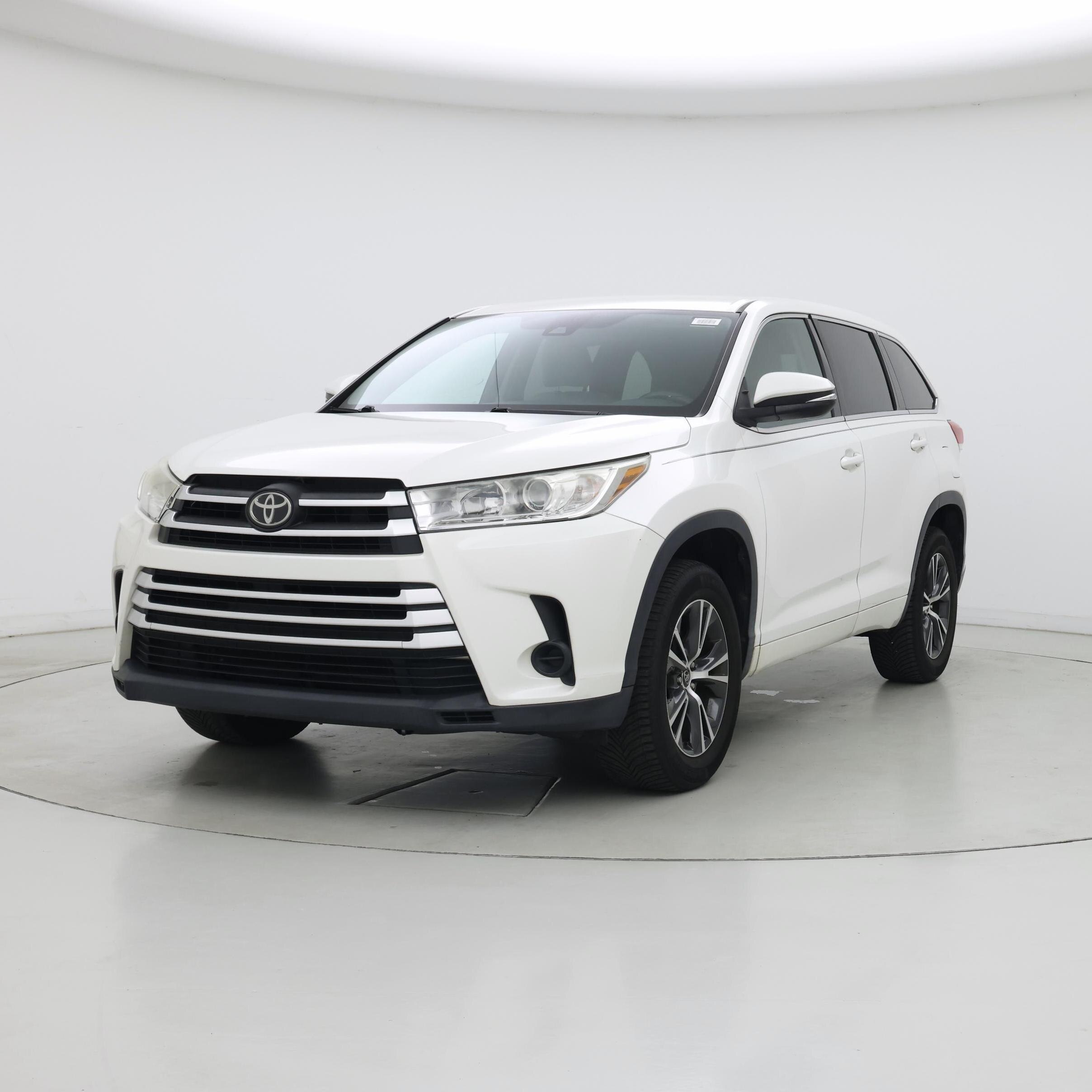 Thumbnail: 2017 Toyota Highlander - 4