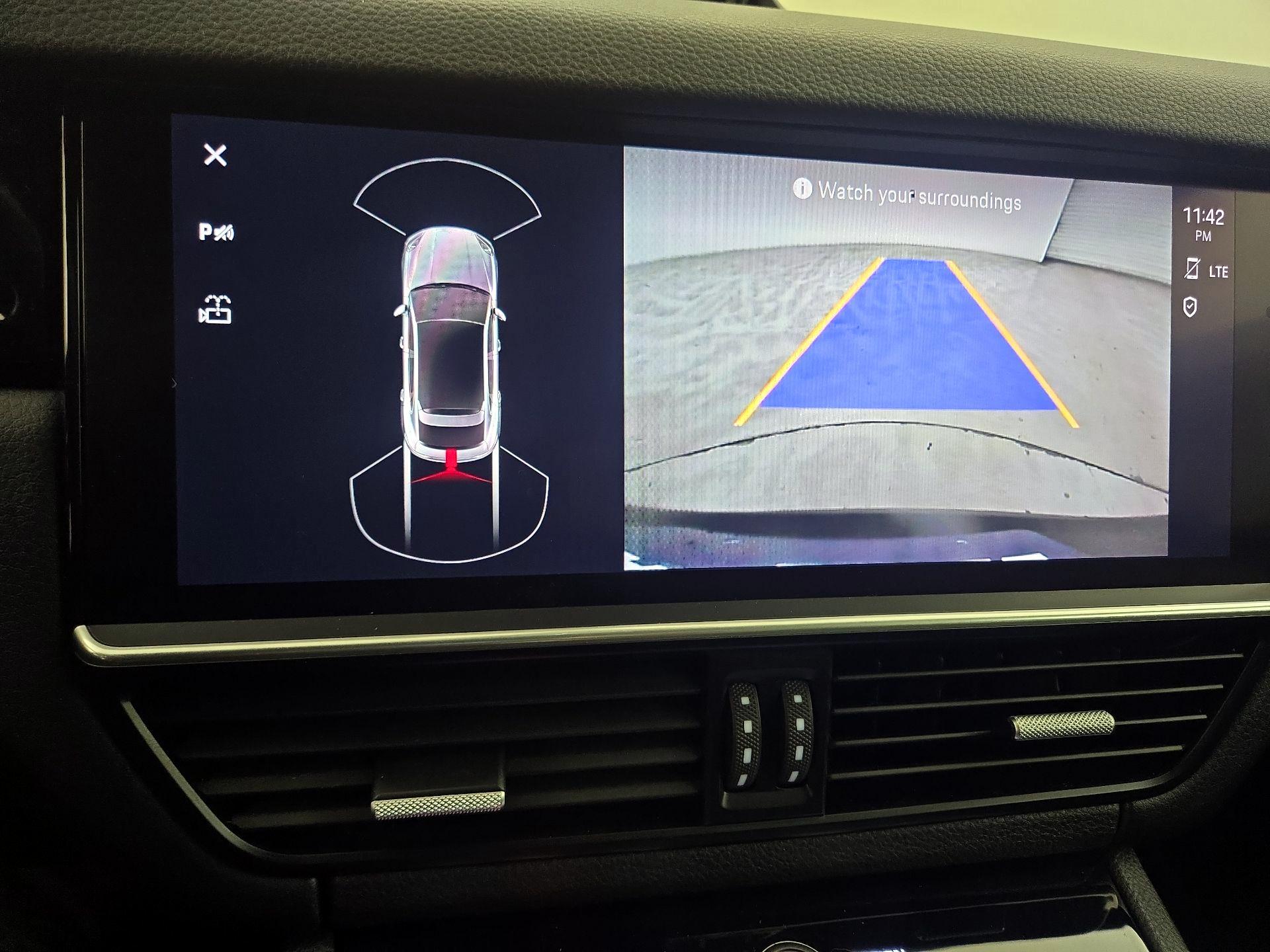 Thumbnail: 2022 Porsche Cayenne - 15