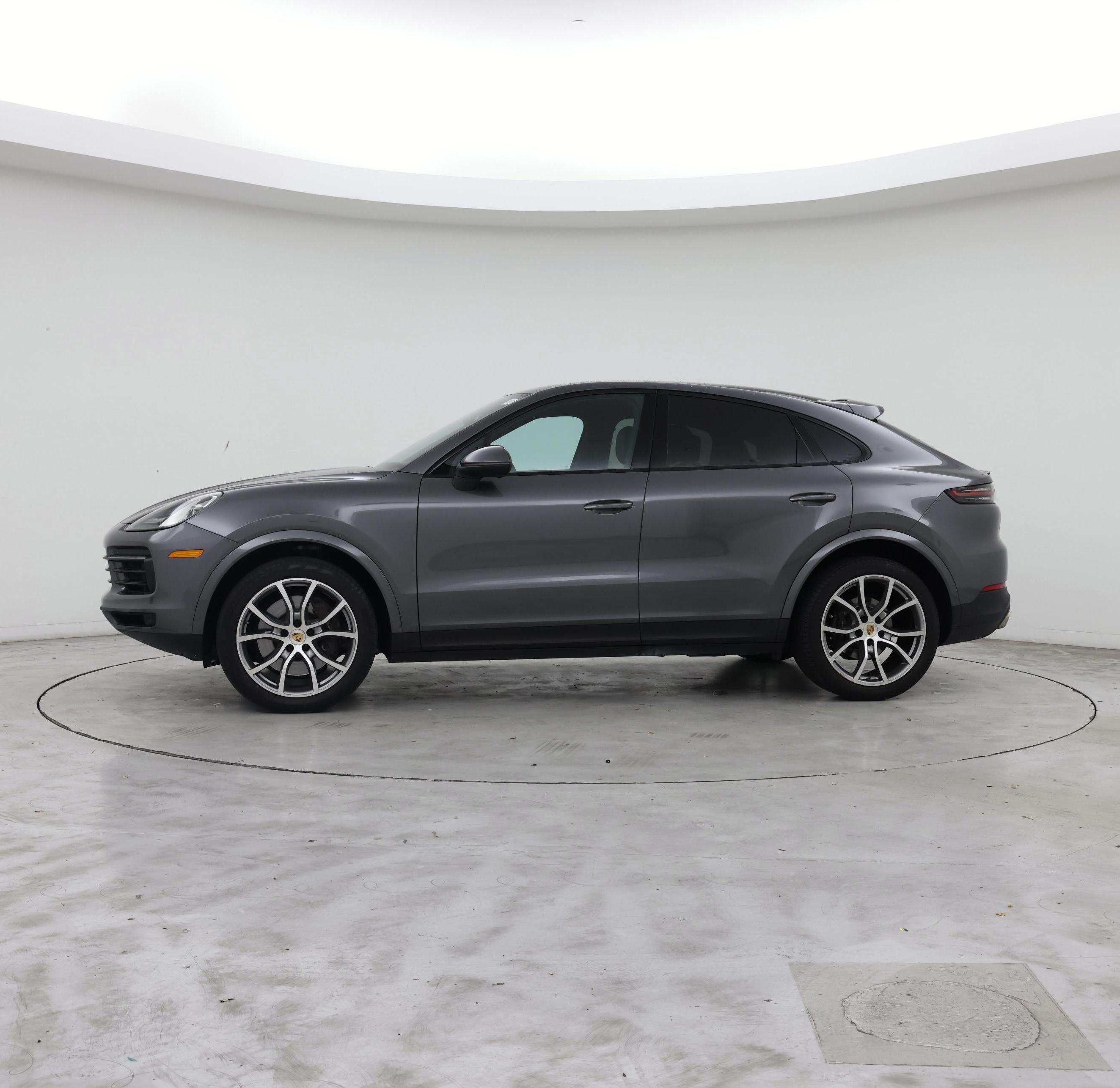 Thumbnail: 2022 Porsche Cayenne - 3