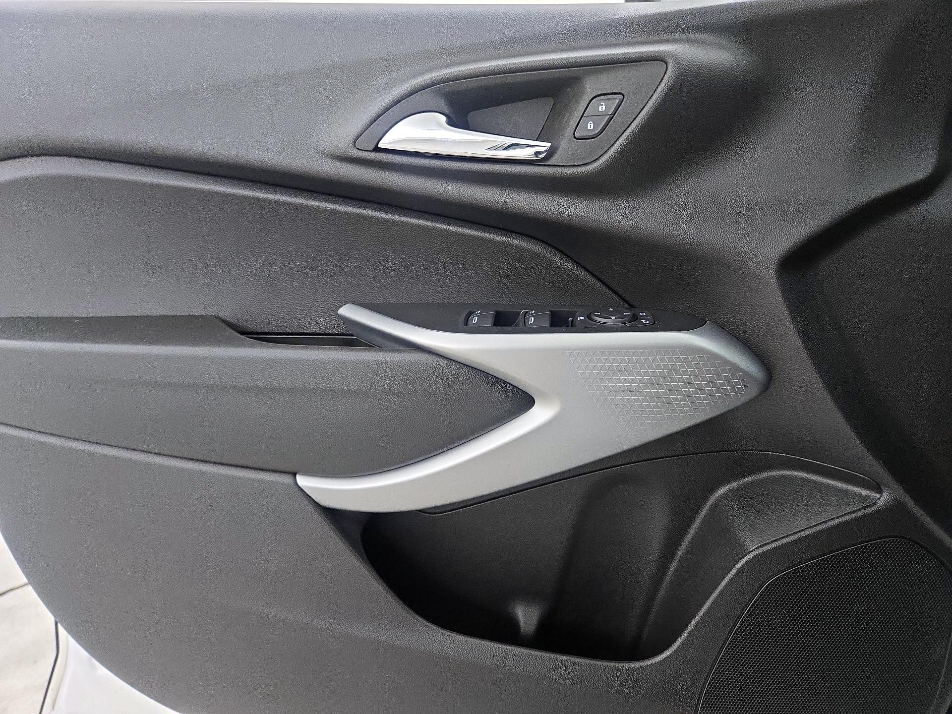 Thumbnail: 2024 Chevrolet Trax - 12