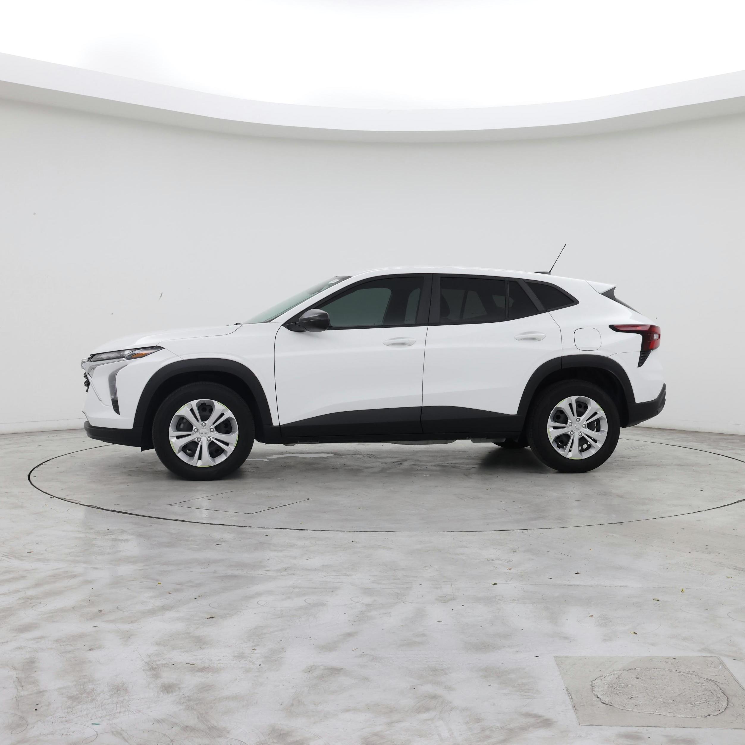 Thumbnail: 2024 Chevrolet Trax - 3