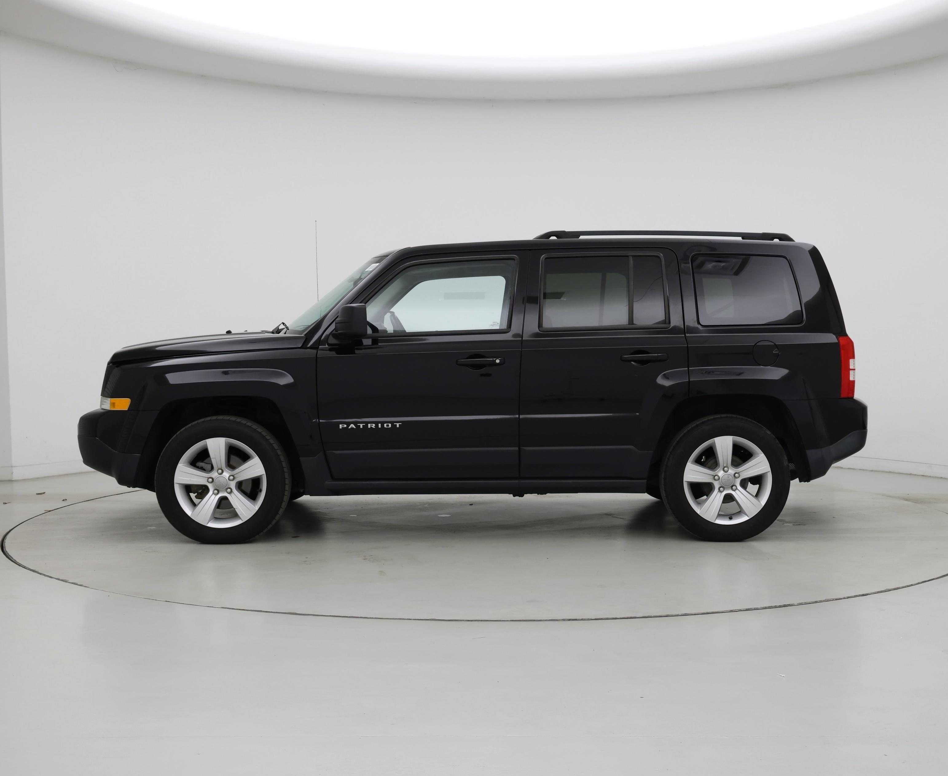 Thumbnail: 2016 Jeep Patriot - 3